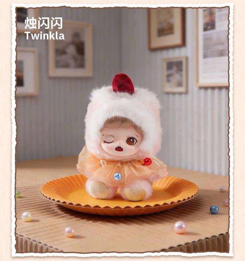 1562. Zoraa Castle Dreamscape Series Vinyl Plush Keychain Blind Box