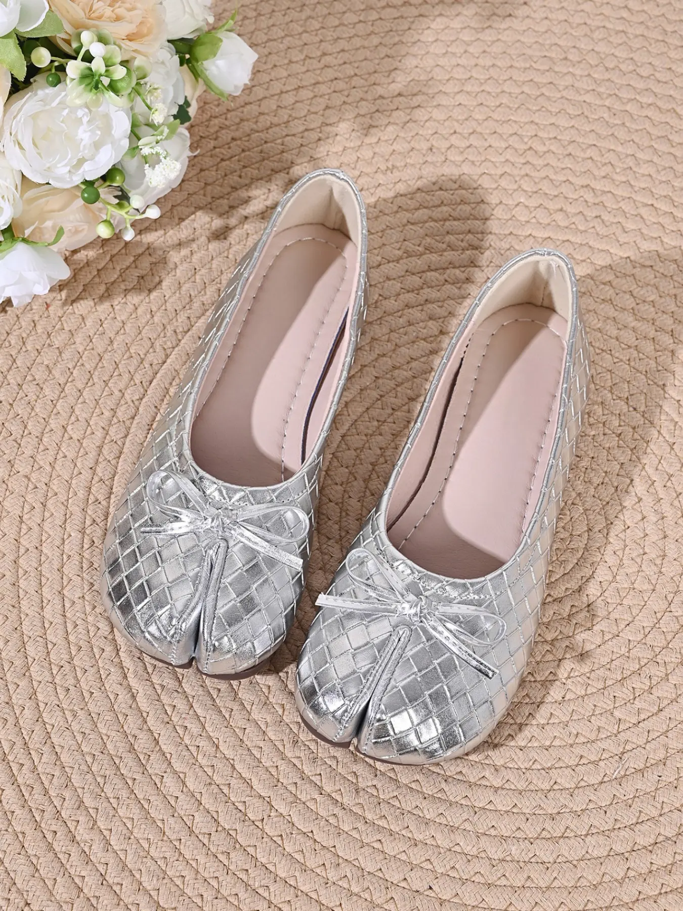 Women Grid Embossed Split Tabi Toe Ballet Flats, Bow Decor Slip On Casual Flat Shoes, 2 Colors Black Silver
