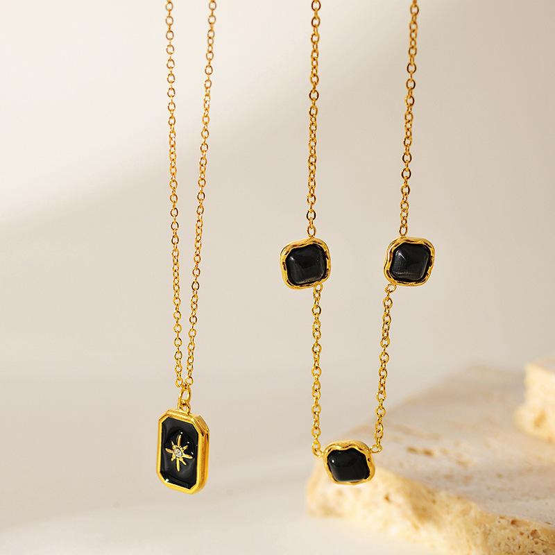 Starlight diamond necklace, niche style, light luxury collarbone chain, zircon chessboard accessory, high-end jewelry for women