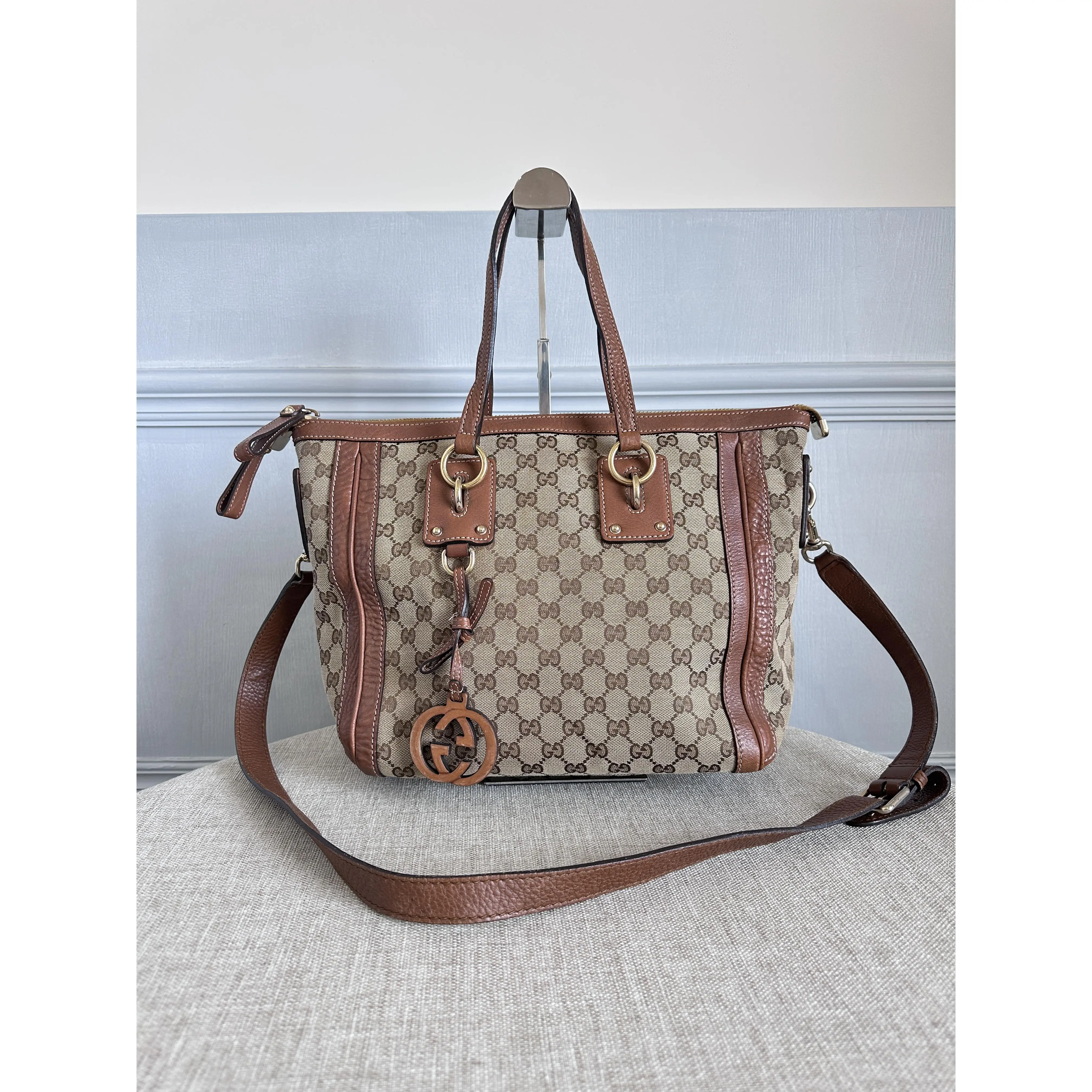 Pre-owned GUCCI Classic GG Canvas Brown Leather Trim 2 Way Tote Handbag Crossbody