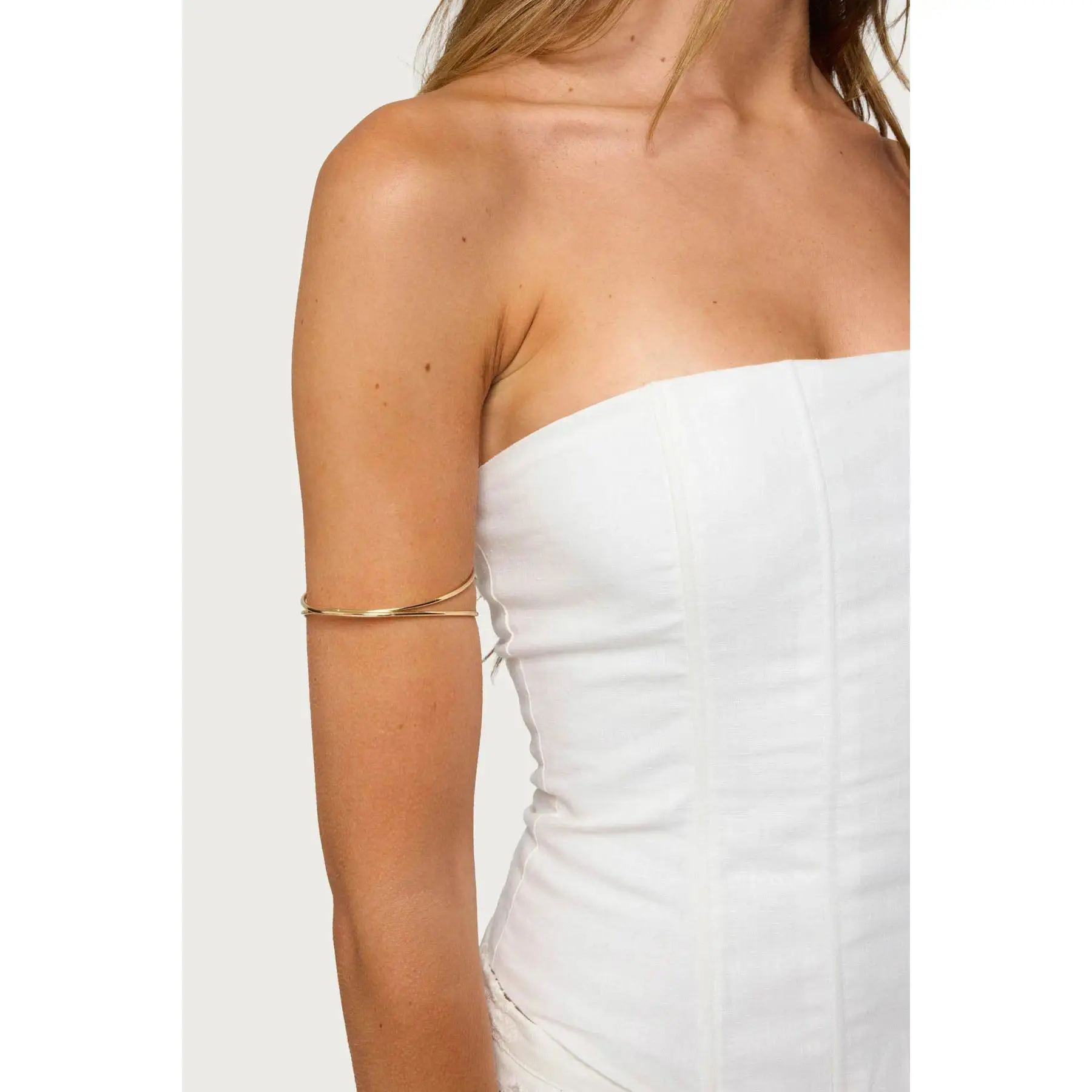 Arm Cuff & Arm Bracelet – Spiral Twist Ensemble & Sleek Wrap Band Motif, Viral TikTok Boho Festival Trend & Indie Sleaze Aesthetic, Adjustable Lightweight & Sleek Finish Accessory for Summer Music Festival, Vacation Styling, Club Party & Daily Fashion