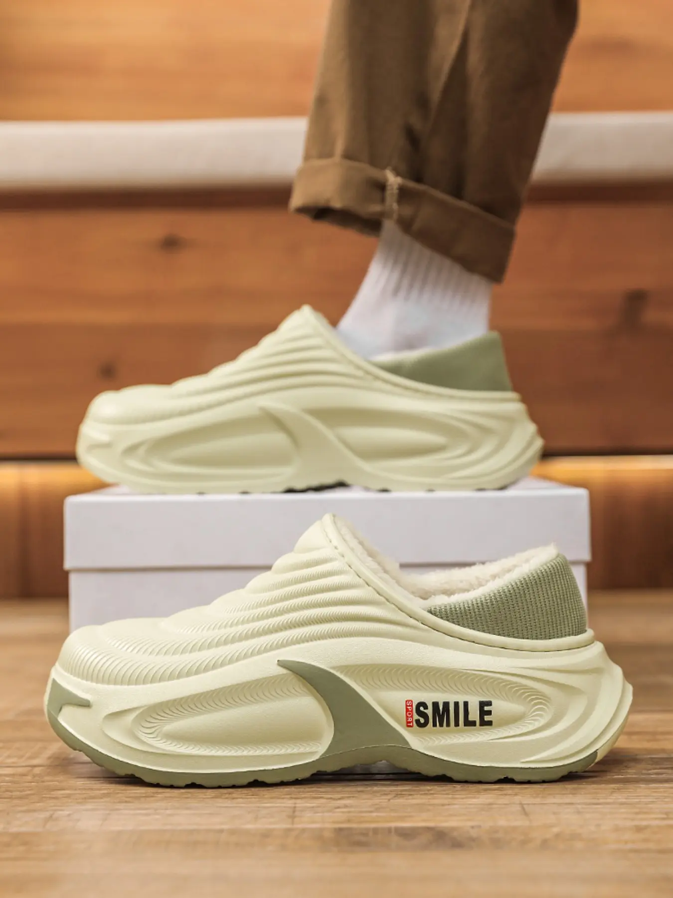 New men's clogs, Footwear, new couple style, winter fleece-lined for warmth, comfortable, thick-soled height-increasing, dopamine-colored clogs available in multiple shades, warm snow boots, suitable for outdoor sports