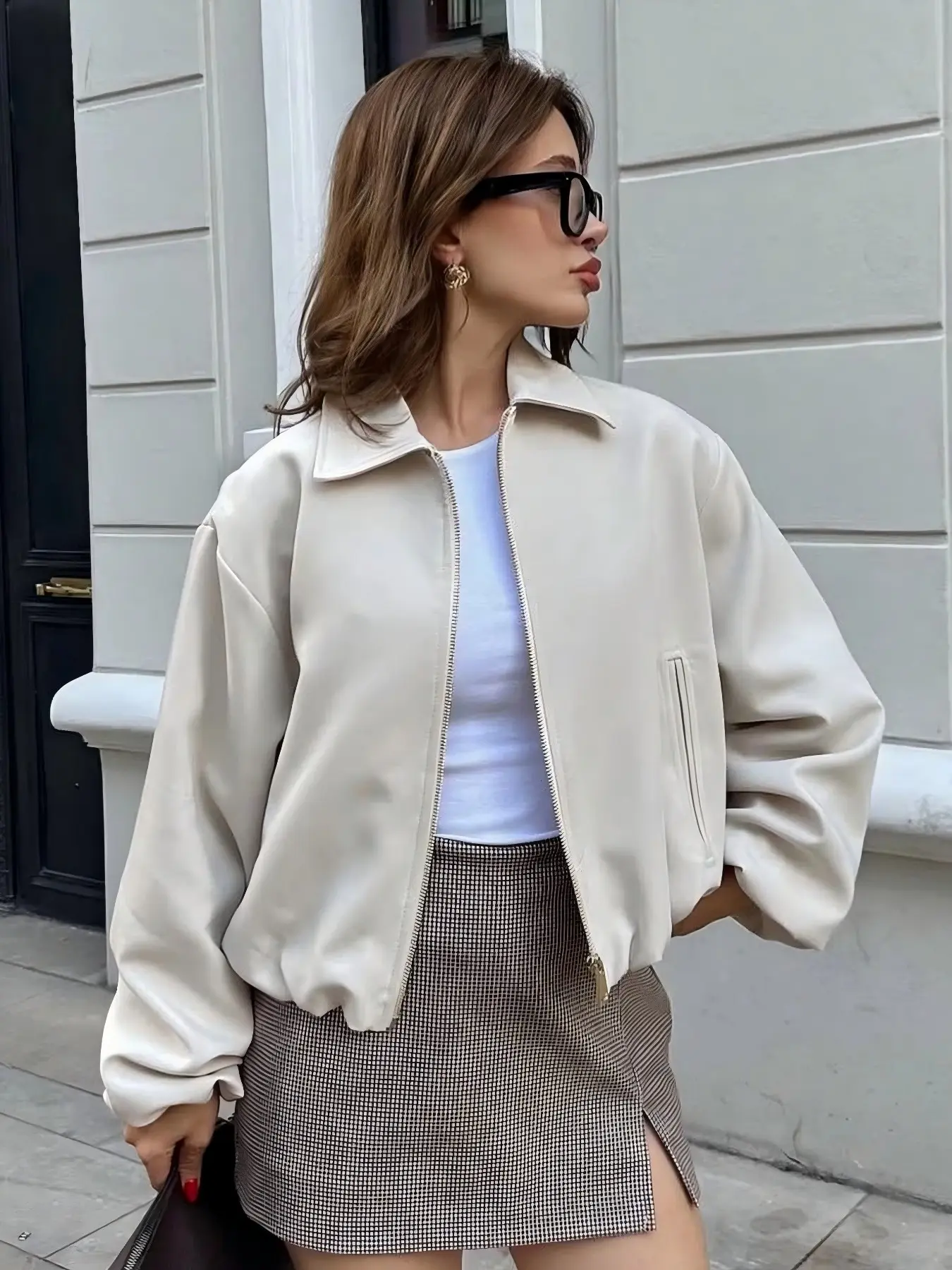 Women's Beige Lapel Collar Zip Up Bomber Jacket, Long Sleeve Loose Fit Cropped Coat with Pockets, Casual Chic Outerwear for Daily Wear, Street Style, Brunch, Travel, Spring Fall Trendy Outfit for Ladies