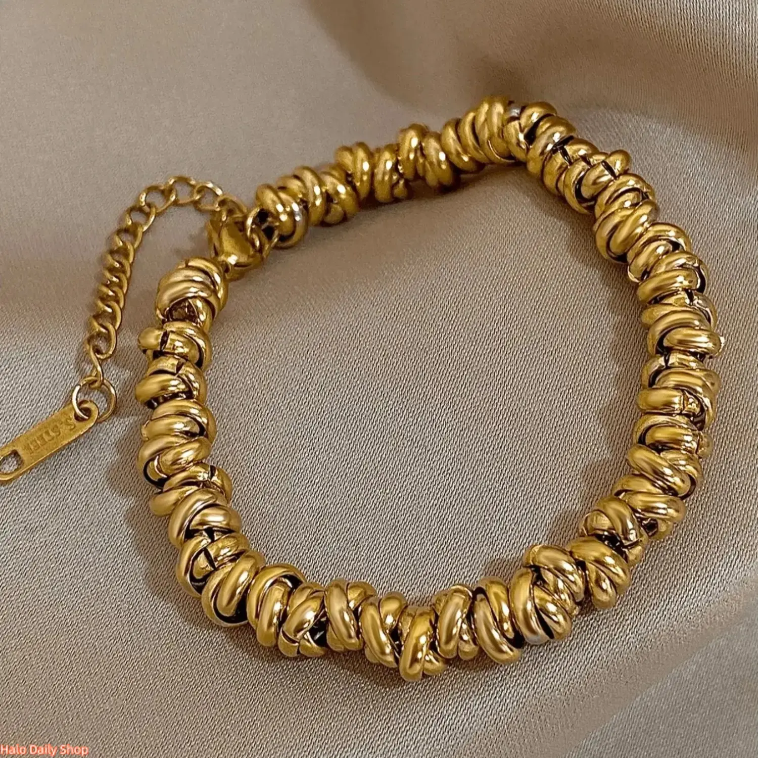 Vintage Twist Link Bracelet, Gold-Plated Stainless Steel Jewelry for Unisex Daily Use, Adjustable & Lightweight Fashion Accessory, Unisex Wear, Gold Plated Bracelets