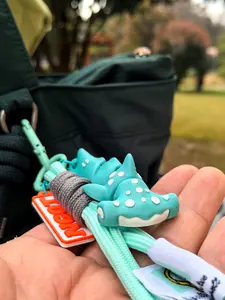 Hammerhead Shark Keychain, Animal Keychain, Multi-Joint Adjustable, Nylon Strap, Ideal Gift for Ocean Lovers, Birthday, Wedding, Graduation