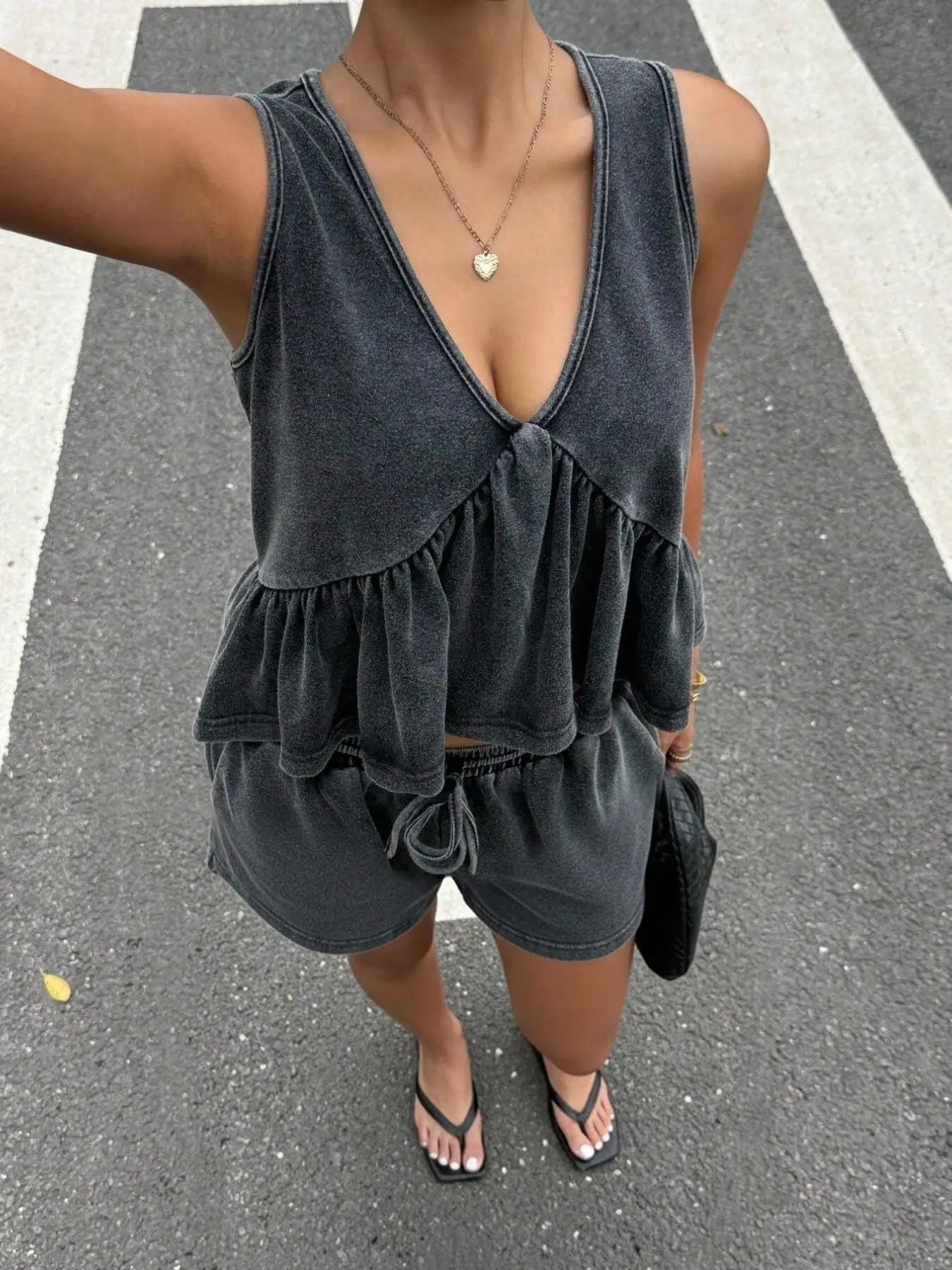 Fashion Women's Two-Piece Set Tie-Dye V-Neck Sleeveless T-Shirt and Shorts Casual Loose Fit Perfect for Afternoon Tea Streetwear Vacation