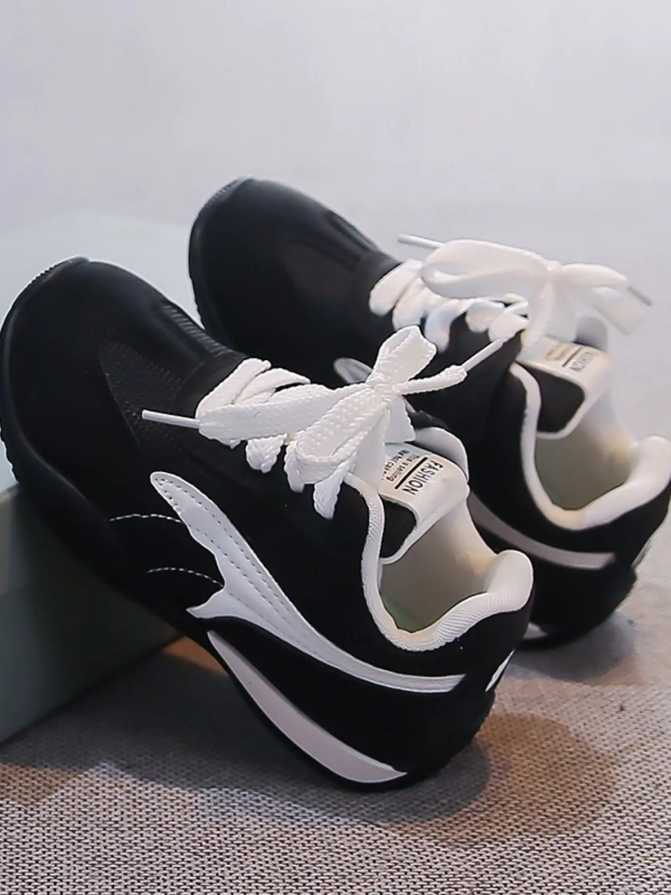 Sport Shoes with Mesh Panel, Breathable Flexible Sole, Anti-Slip Shock Absorption, Retro Velcro Closure, Fresh Color Block Design