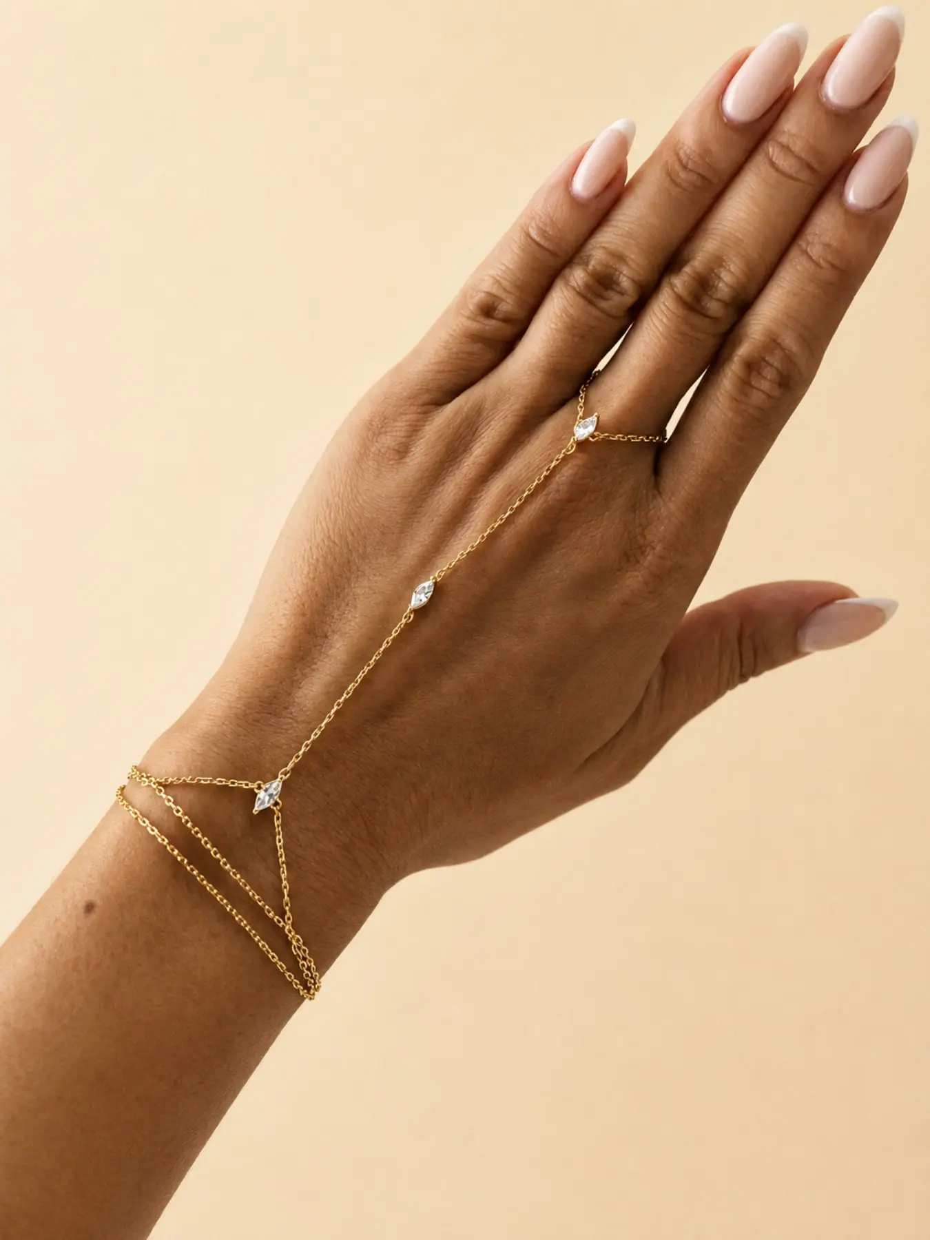 Women’s Dainty Hand Chain Bracelet, Minimalist Design, Ideal for Spring/summer Fashion, Versatile Accessory