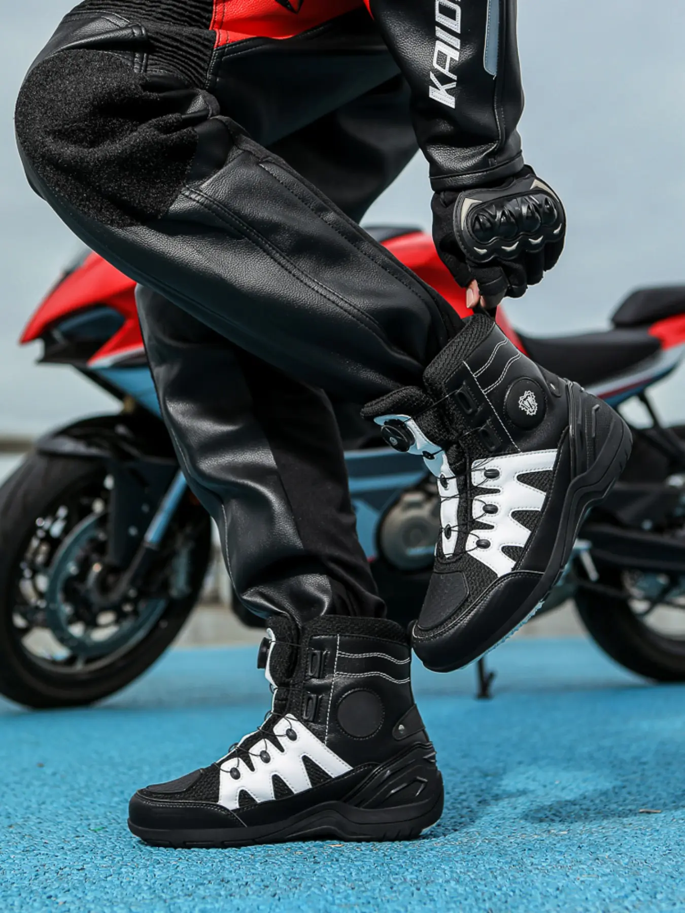 Men's Motorcycle Riding Boots, Anti-Slip Durable Comfortable Racing Shoes, Waterproof Protective Design, Ideal for Motorbike Enthusiasts