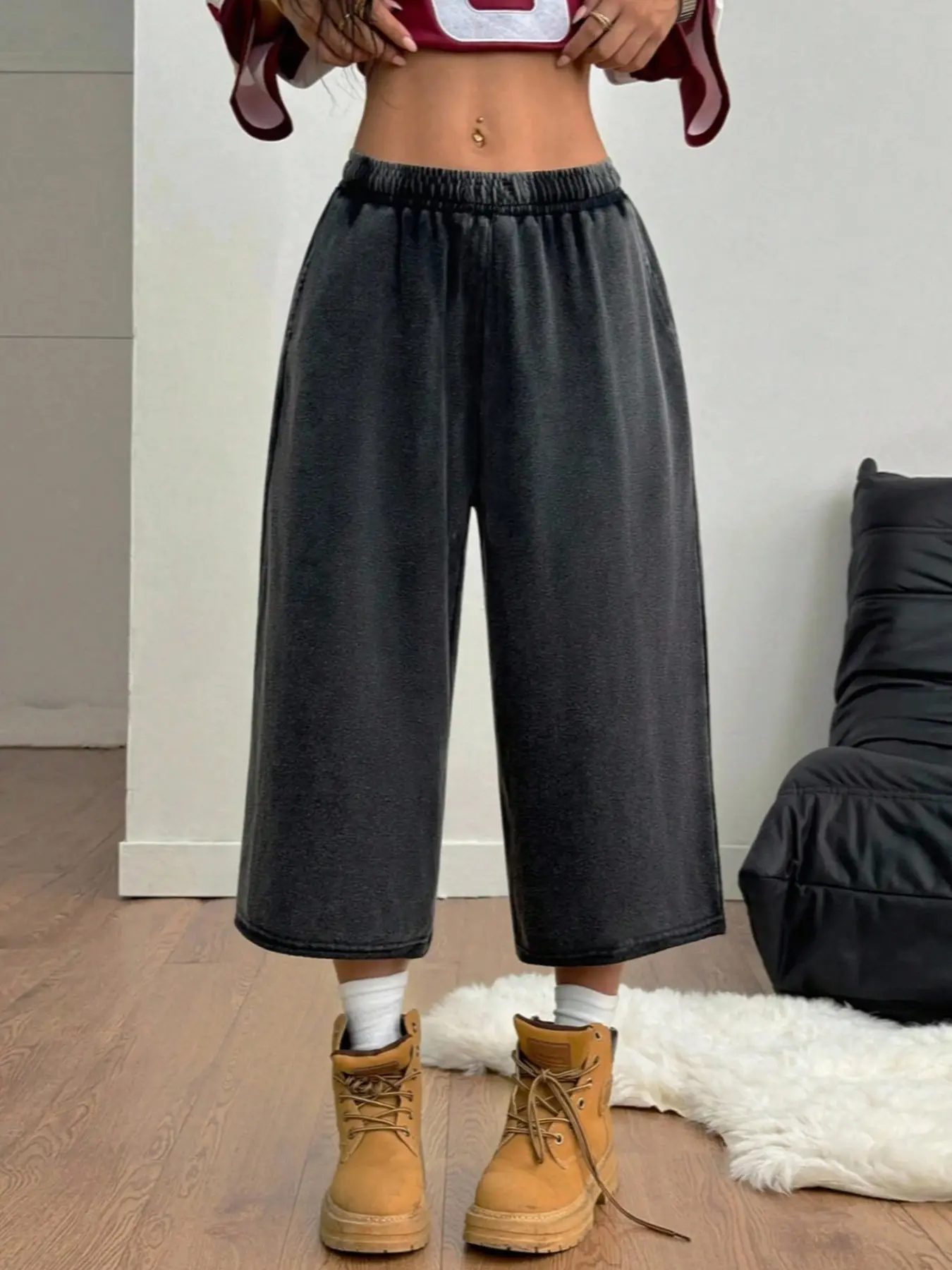 Vintage Washed Soft Sporty Women's Casual Capri Pants, Distressed Mid-Length, Perfect for Daily Commute, Leisure, and Fitness