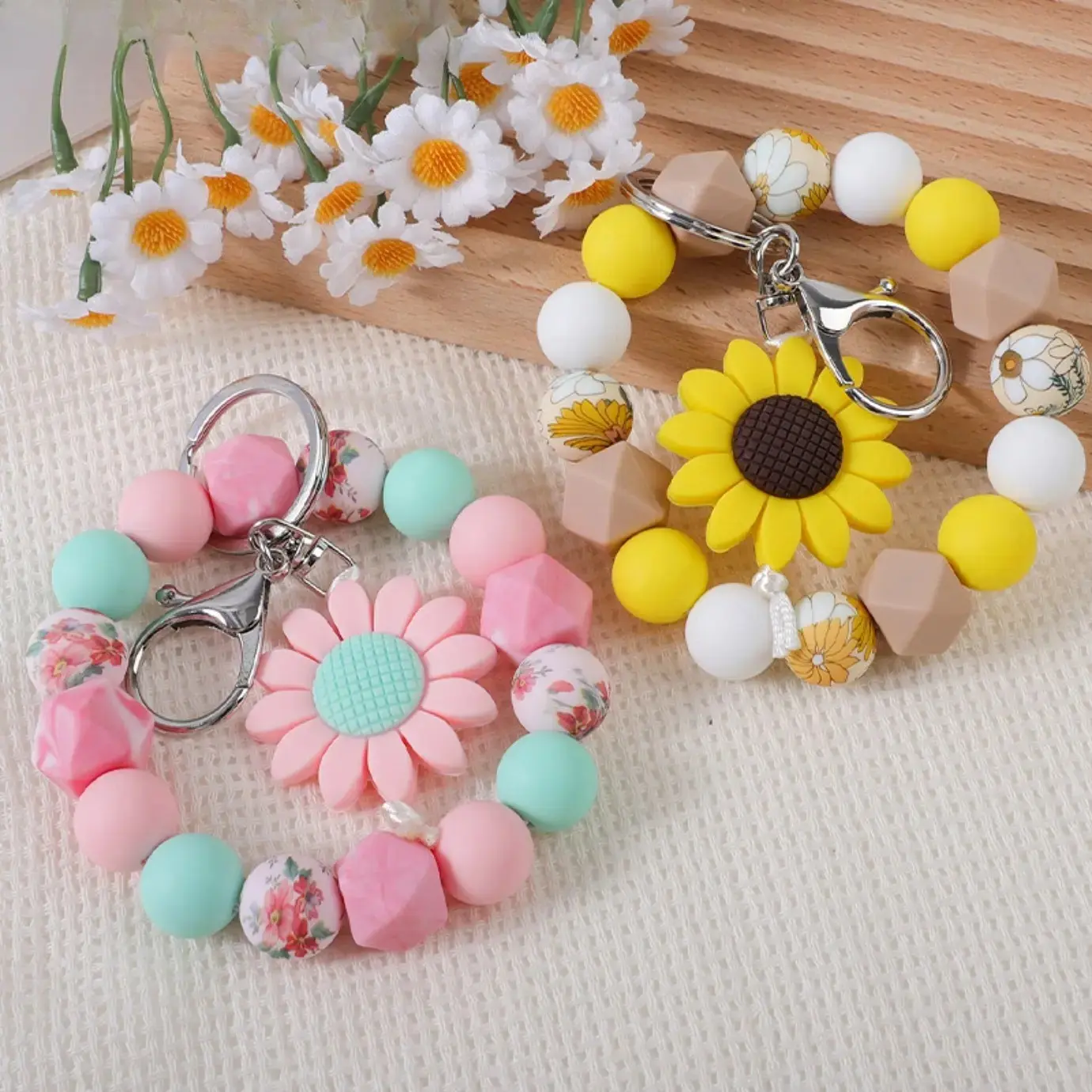 1-Piece Pastel Natural Beaded Wristlet Keychain for Female Wear, Soft Silicone Beads with Tassels, Cute Charms, Lightweight Wrist Lanyard Keyring, Trendy Bag Accessory for Spring-Summer Outfits & Daily Use, Keychains For Women, Lightweight Keyring