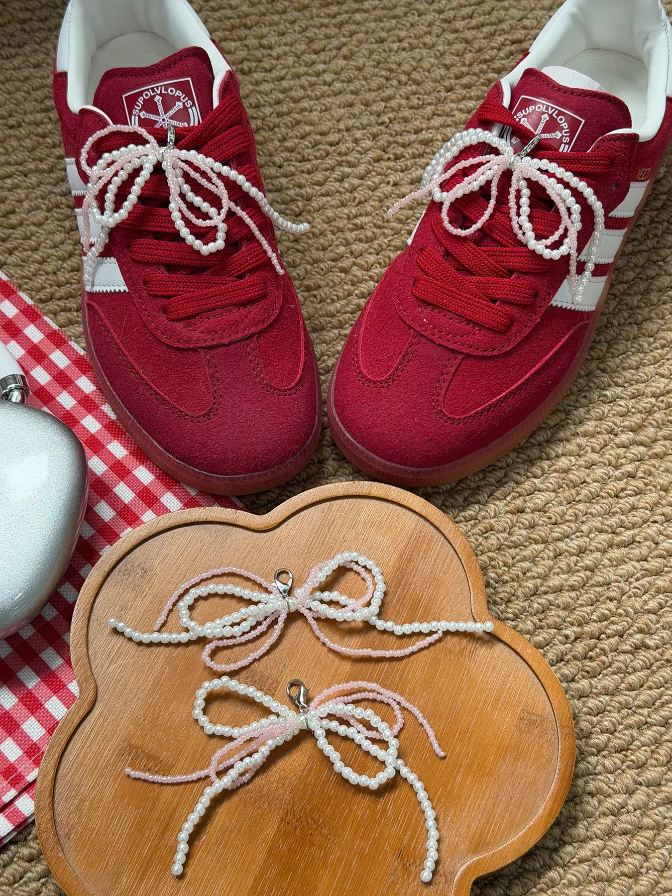 2 Pcs Pearl Bow Resin Laces Buckles, Cute Girl Style Shoelace Decorations, DIY Shoe Accessories for Training Shoes and Board Shoes, Cute Shoe Charms