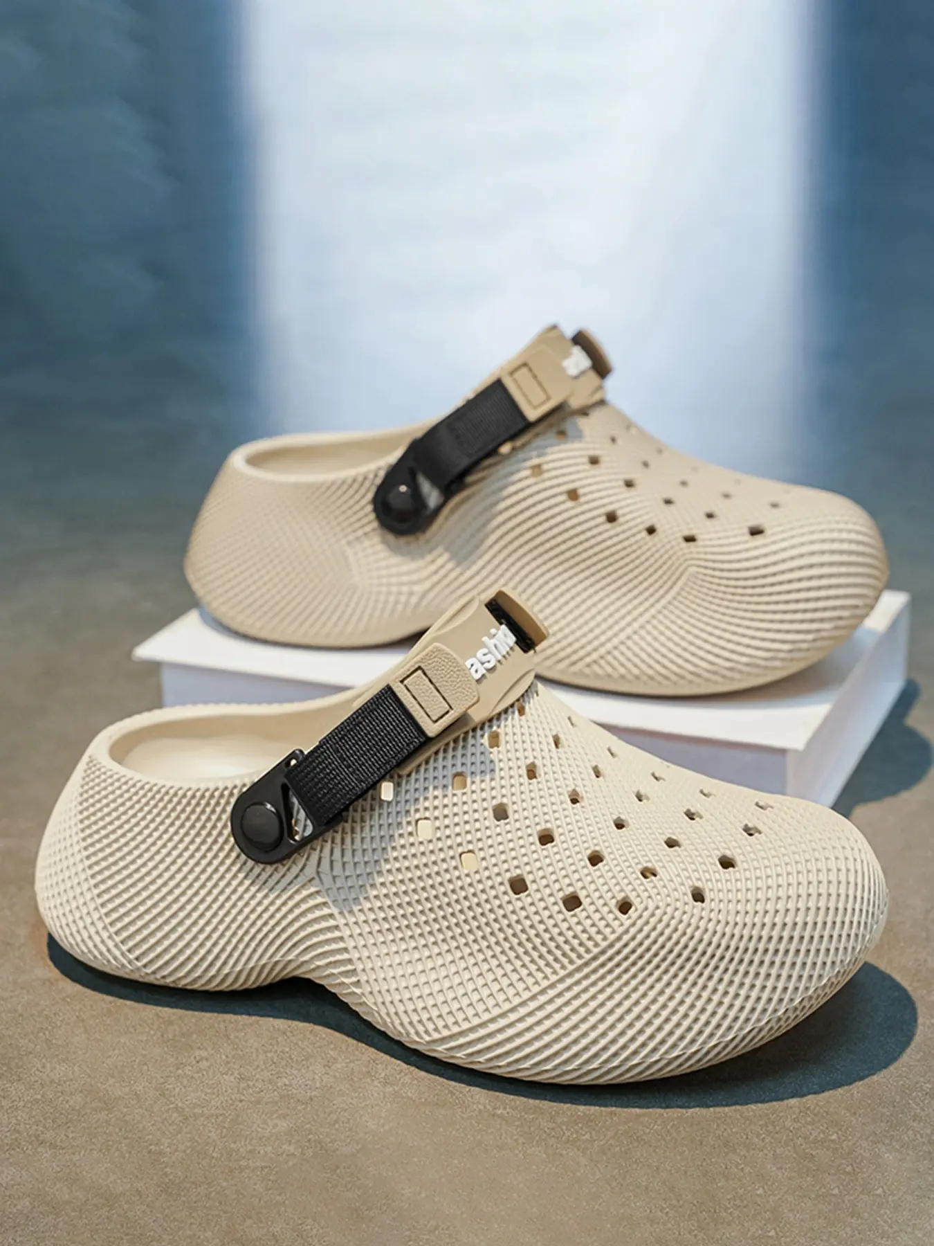 Unisex Closed-Toe Eva Slippers, Lightweight Comfortable Design, Ideal for Daily Wear, Outdoor Activities, Gardening, Beach Walks