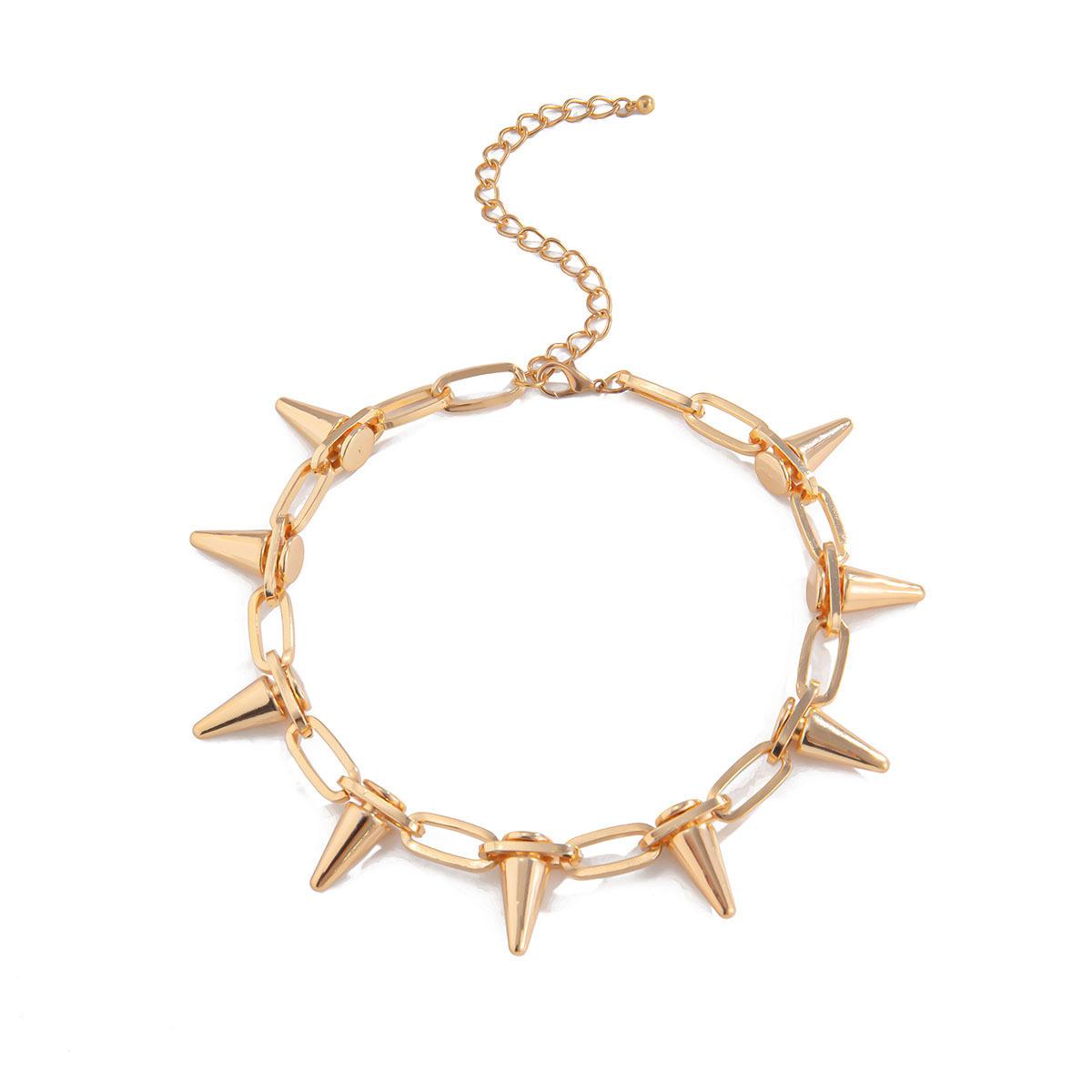 Punk-Inspired Spiked Necklace – Stand Out in Style