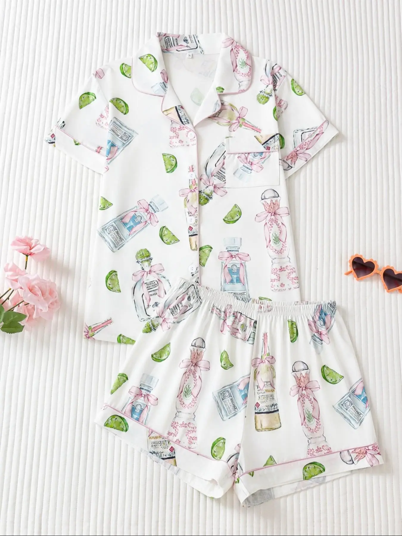 Two-Piece Fresh Girl Feng Shui Perfume Bottle Lemon Print Women's Pajamas Nightwear, Collared Button Short Sleeve and Loose Comfort Shorts, Sweet Elegant Casual Style Pajama Set