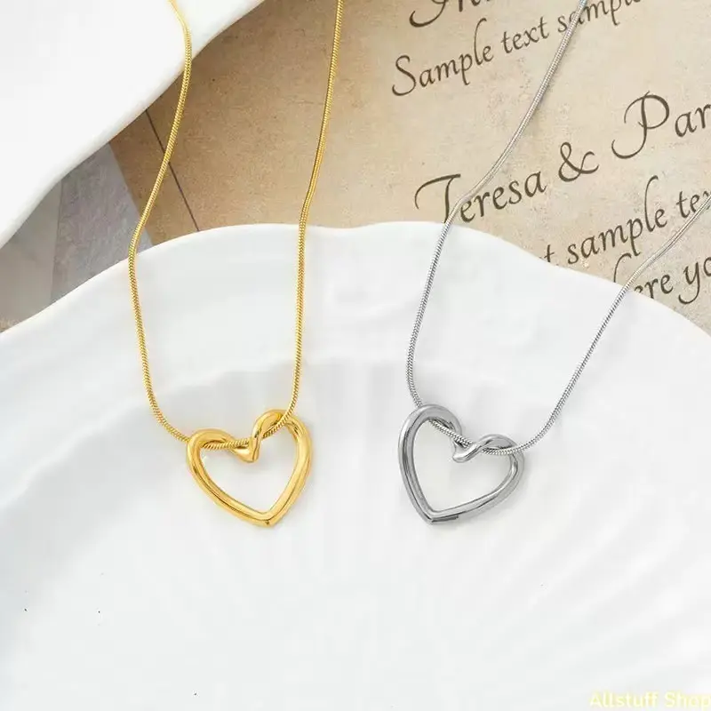 Women's Vintage Non-Tarnish Stainless Steel Love Heart Pendant Chain Necklace - Sports & Outdoor Accessory Complement, Durable Costume Jewelry for Everyday Wear & Parties, Chain Necklaces, Costume Necklaces