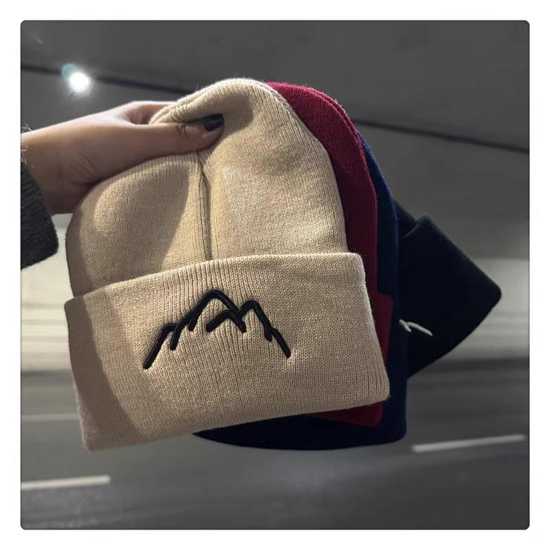 Korean Style Easy Embroidered Mountain Hat for Men And Women, Perfect for Outdoor Activities, Featuring a Joker Design for Ear Warmth in Cold Weather