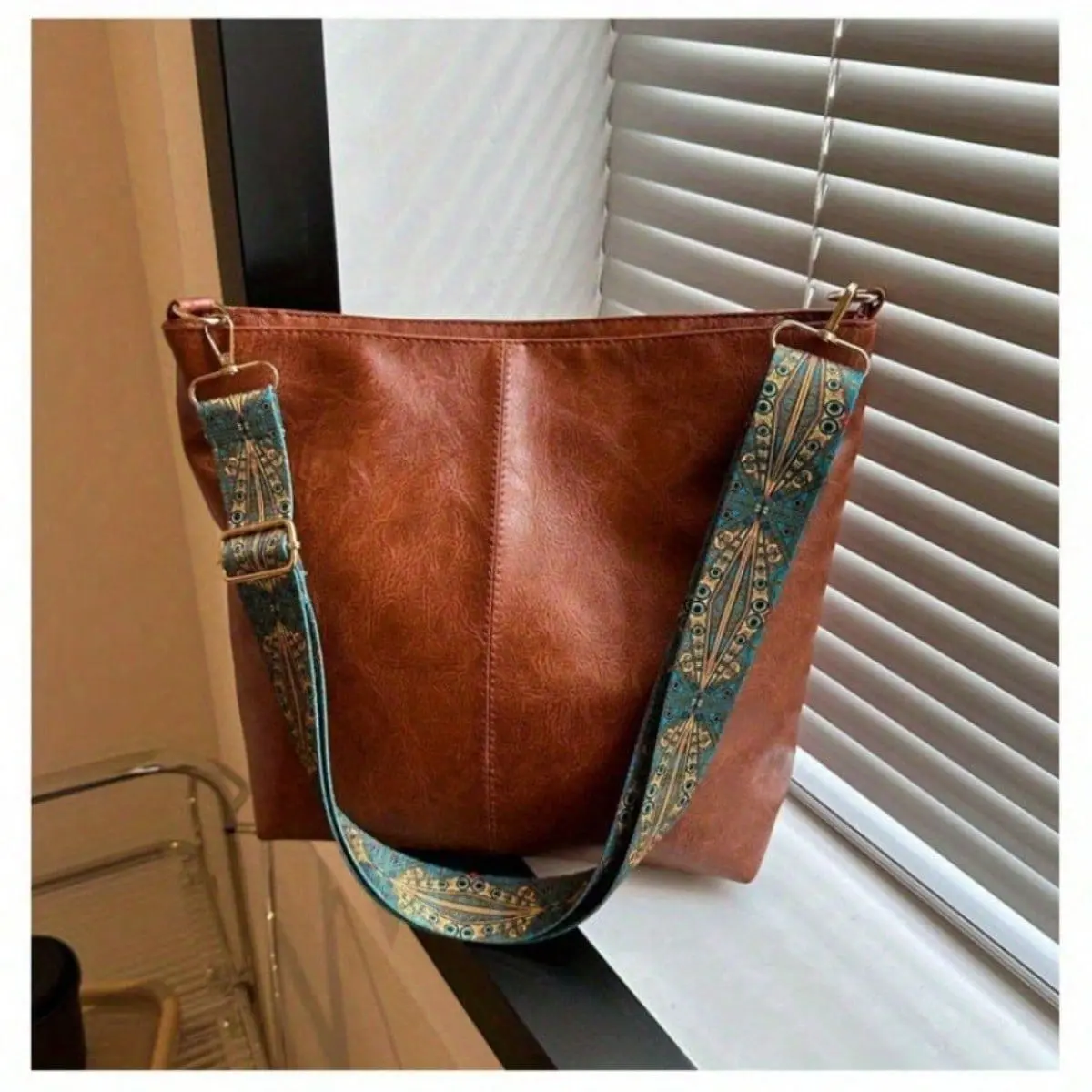 Women's Large-Capacity Multi-Function Plain Wide-Band Casual Messenger Bag, 2024 Popular Niche New-Style Summervibes Stylish Versatile Purse for Women's Tote Bags Category, Casual Messenger Bags, Stylish Versatile Bag