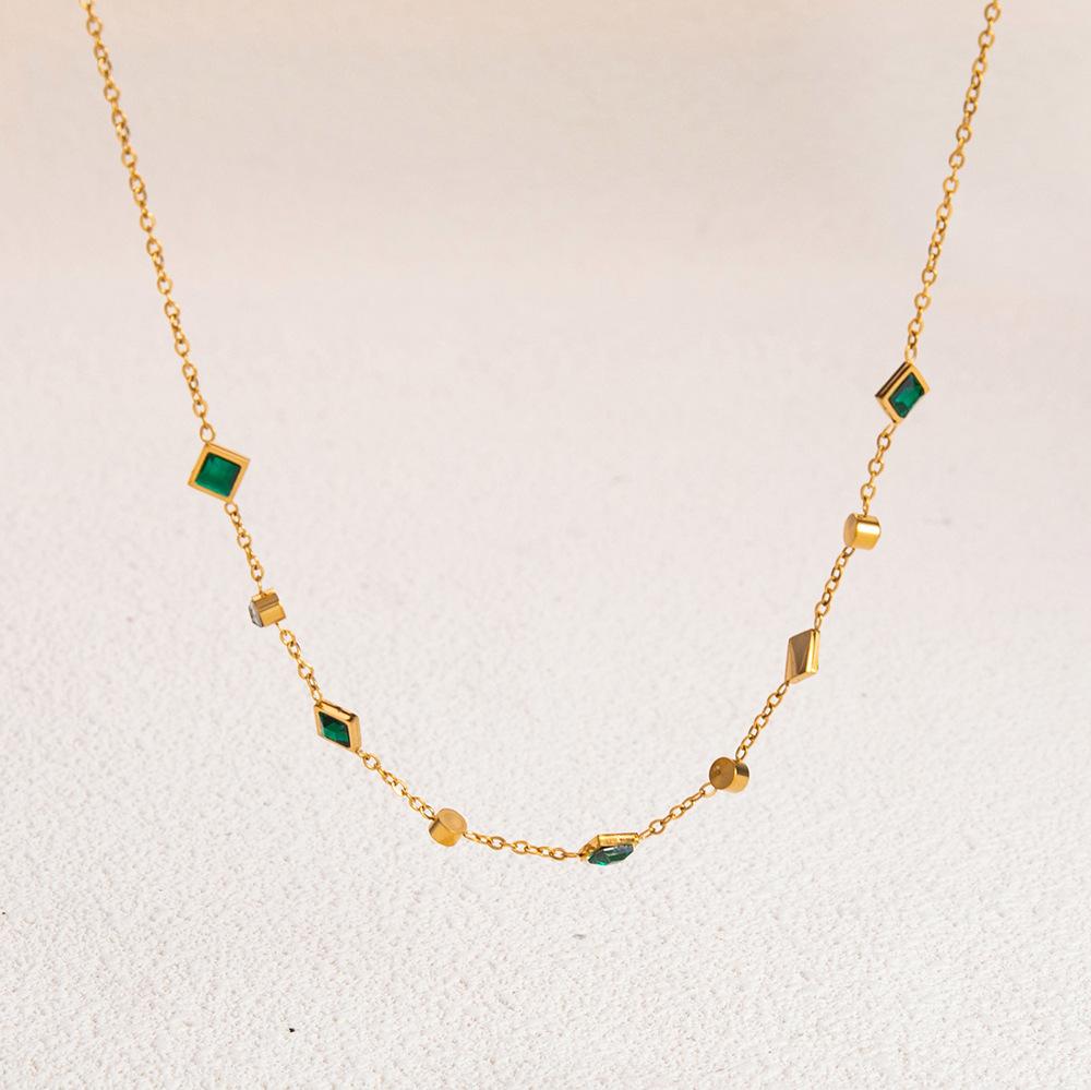 Stainless steel necklace plated with 18K gold, square emerald green rhinestone zircon clavicle chain necklace jewelry