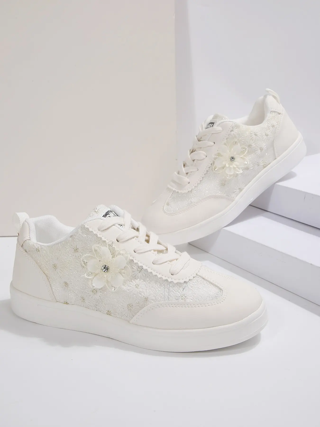 Fairy Style Board Shoes, Lace Embroidery 3D Flower Flat Laces Casual Sneakers for Women, All Seasons Comfortable Footwear