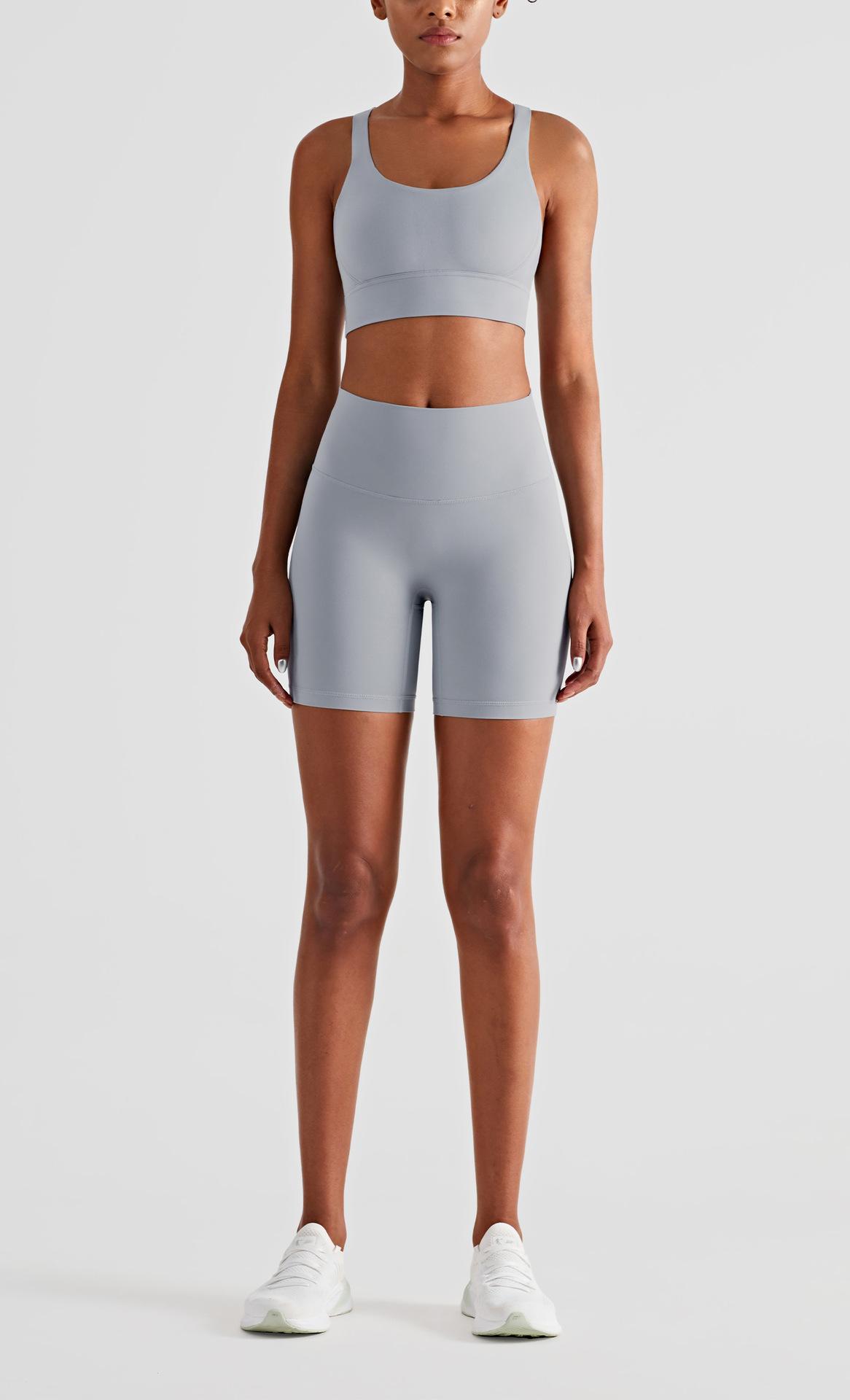 Spring and summer nude-feel running sports shorts for women, high-waisted, tummy-tightening, butt-lifting, three-quarter length pants for fitness, outdoor cycling, and yoga