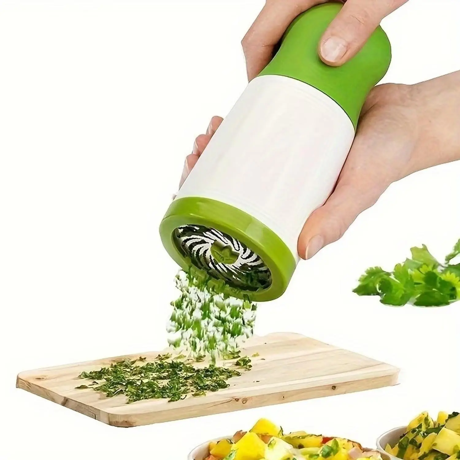 Portable Manual Spice Grinder, Cilantro and Coriander Chopper, Multi-Functional Vegetable Shredder, Essential Kitchen Tool for Home and Chefs