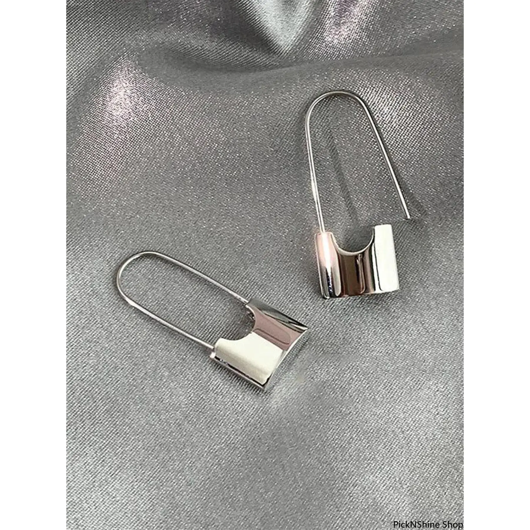 Women's Silver-Tone Minimalist Lock-Shaped Hoop Earrings - Synthetic Safety Pin Style Drop Jewelry, Manual Measurement, One-Size, for Daily Wear & Gifting (Refer to Actual Product)