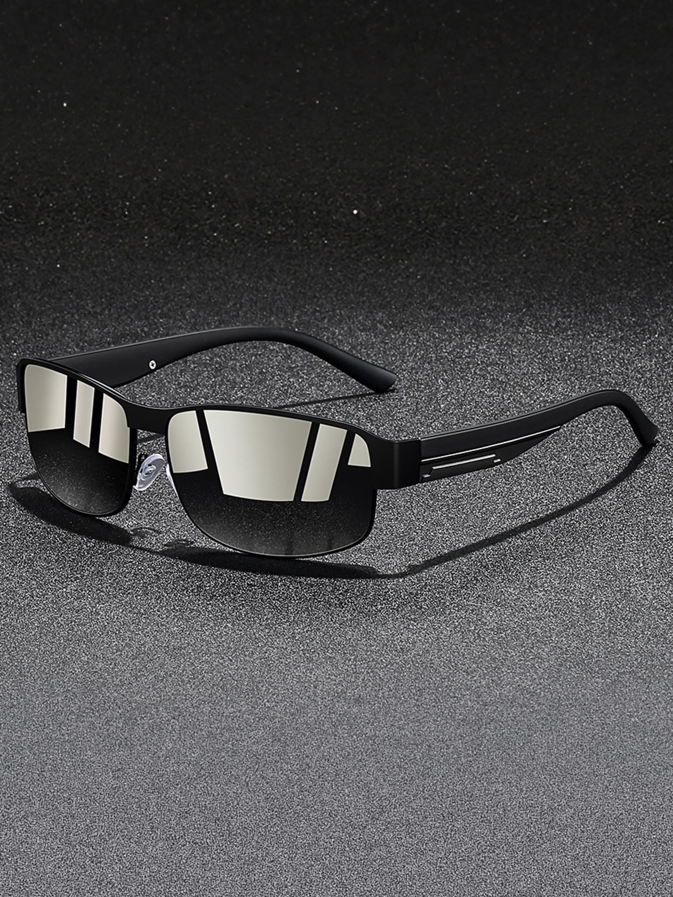 The latest metal frame retro square men's sunglasses come in various colors for personalization. They feature UV400 lenses for outdoor eye protection and spring hinges on temples for long-term comfort. The latest metal frame retro square men's sunglasses come in various colors for personalization. They feature UV400 lenses for outdoor eye protection and spring hinges on temples for long-term comfort.