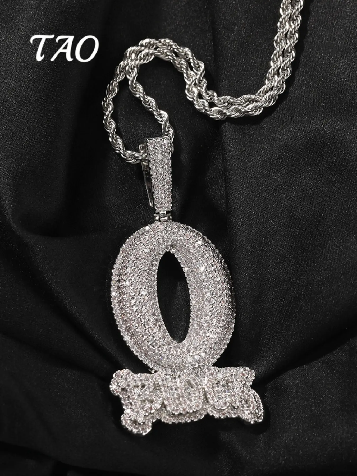 TAO-Luxury “O Block” Letter Pendant Necklace, Copper Inlaid 5A CZ Stones, Zircon Inlaid, 24 Inch Braided Chain, Hip Hop Style, Unisex, Couple Jewelry, Fashionable