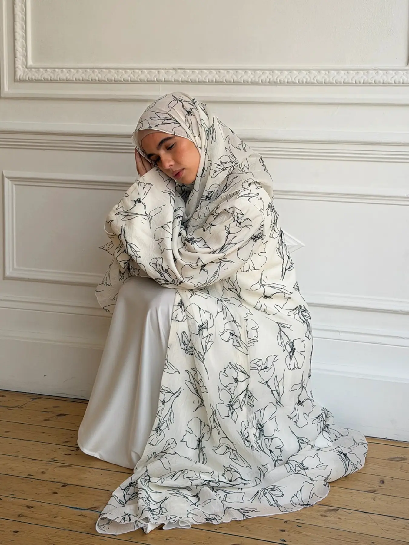New Muslim Women's Printed Two-Piece Set, Loose Floral Abaya Cardigan Dress with Headscarf, Elegant Middle Eastern Dubai Style Clothing, Elegant Islamic Clothing