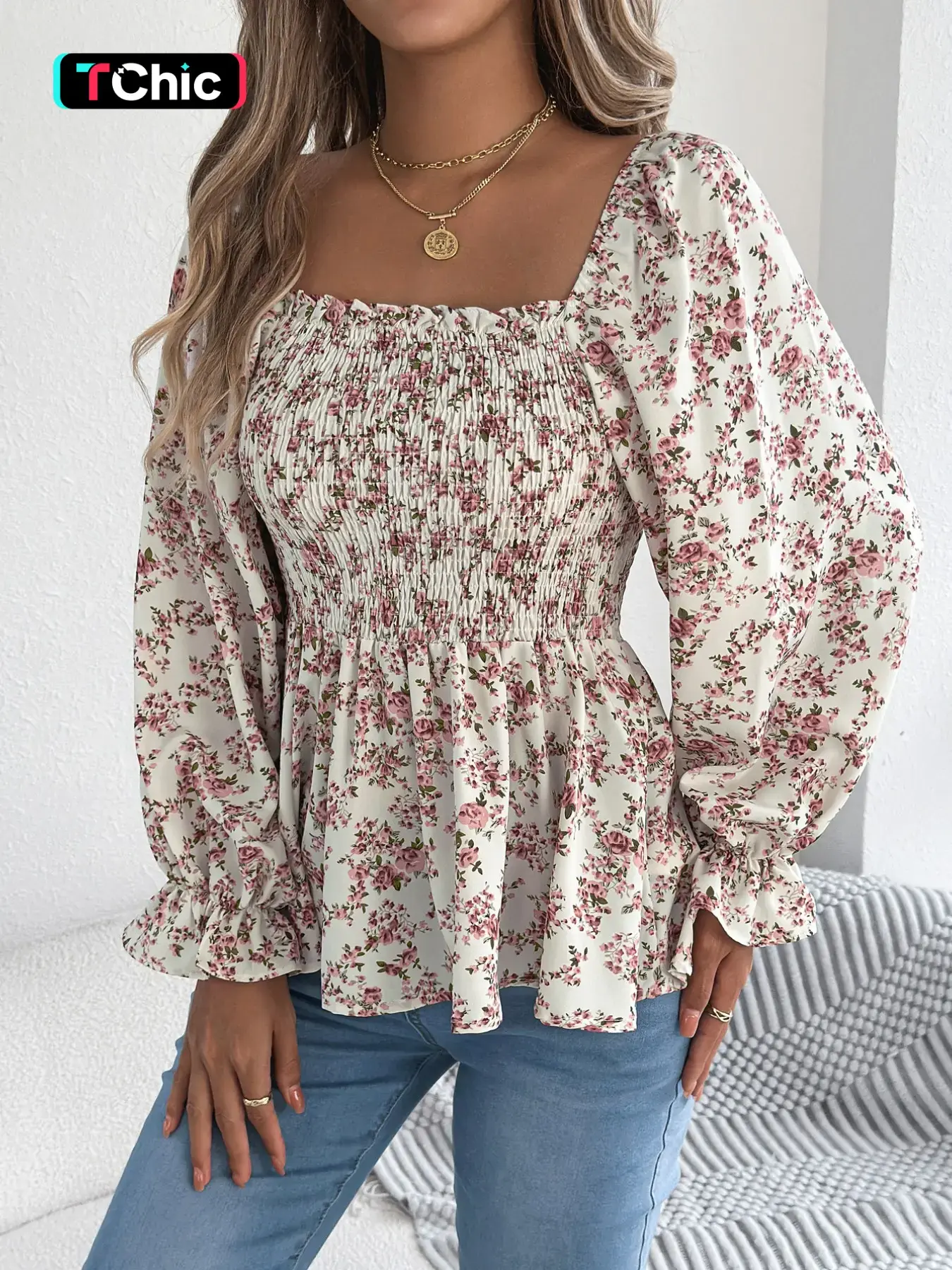 Women's Ditsy Floral Print Ruffle Trim Fitted Blouse, Boho Fashion Top for Holiday, Vacation and Daily Wear, Women's Clothing for Spring & Fall, Womenswear