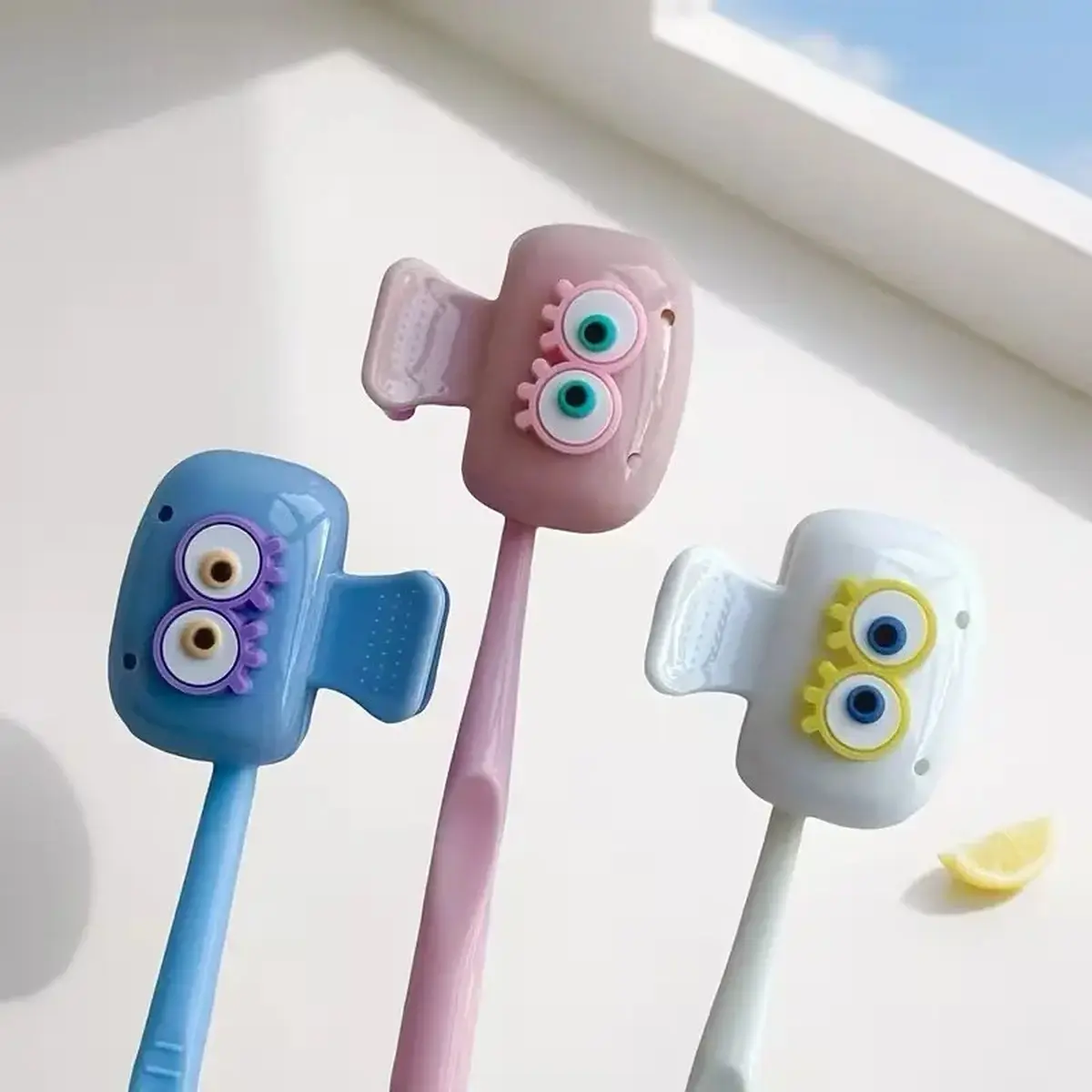 3‑Pack Eye‑Shaped Toothbrush Holder with Lid, Portable Travel Toothbrush Protector Case for Home and Outdoor Use