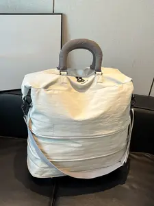 Large capacity expandable travel tote bag, Multi functional bag, with a minimalist style, single shoulder handbag that can accommodate clothes, hats, personal belongings, suitable for short distance business trips, weekend outings