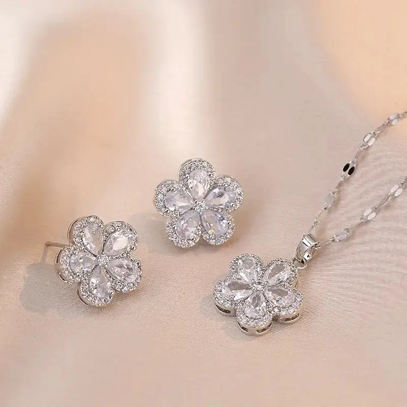 Flower Jewelry Set, Necklace and Earrings for Women, Trendy Fashion Zircon Flower Simple New Design Pendant Elegant Set Titanium Steel Necklace Rhinestone Bombshell
