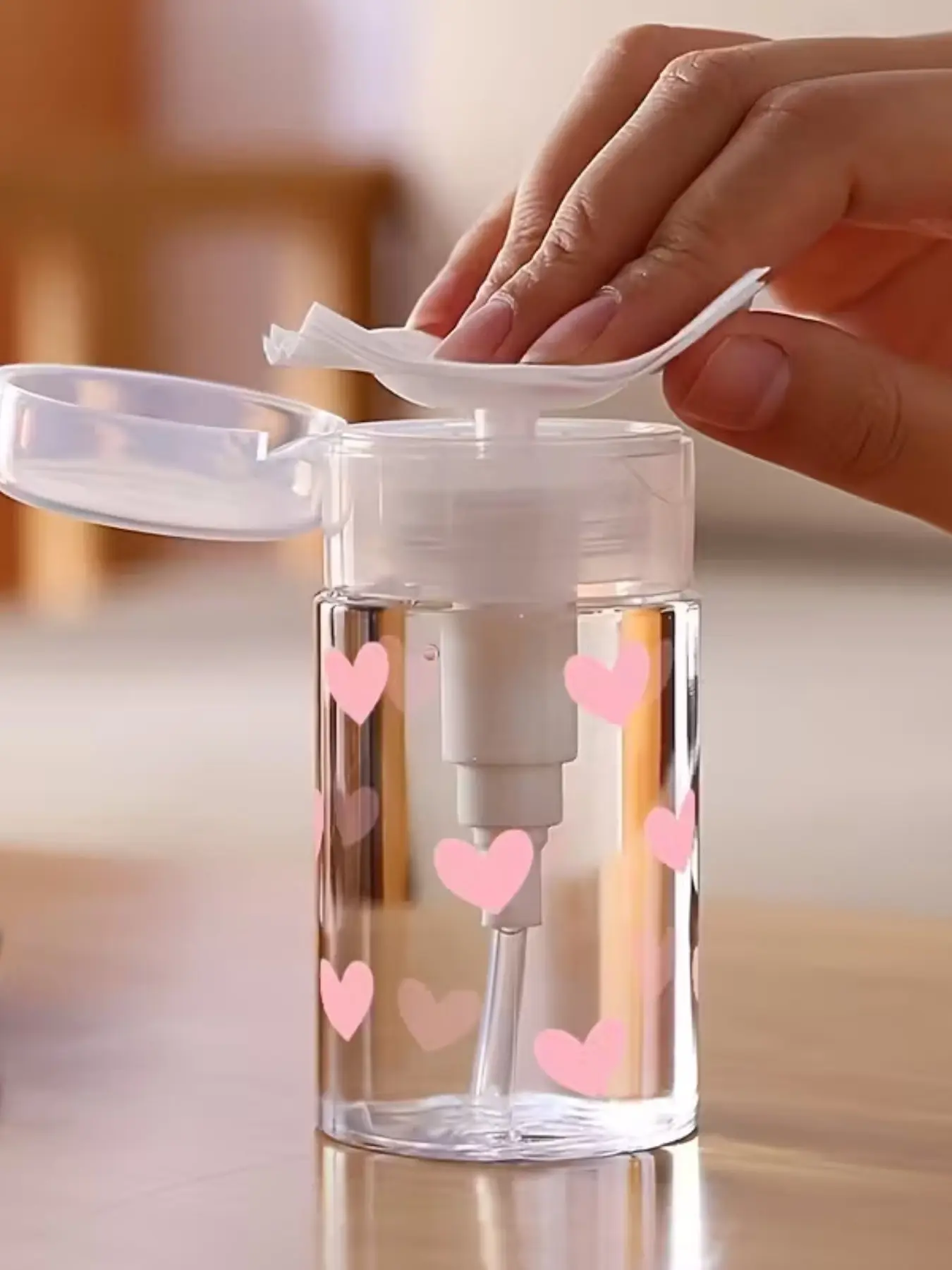 Portable Press-Down Dispenser Bottle, Transparent Plastic Empty Bottle with Flip Lid, Travel Cosmetic Sample Bottle, Heart Pattern, Makeup Container