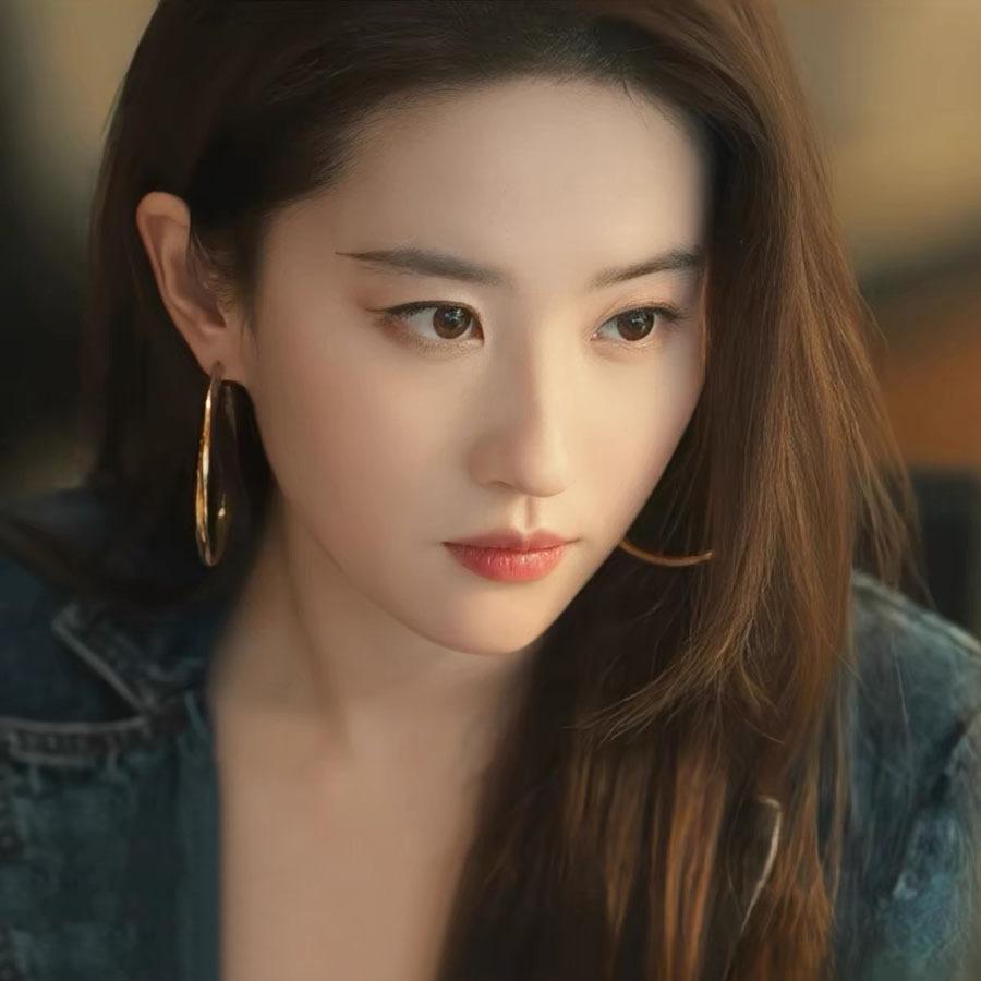 High-end and elegant circular ear ring earrings, women's European and American exaggerated, simple and cold style earrings, niche