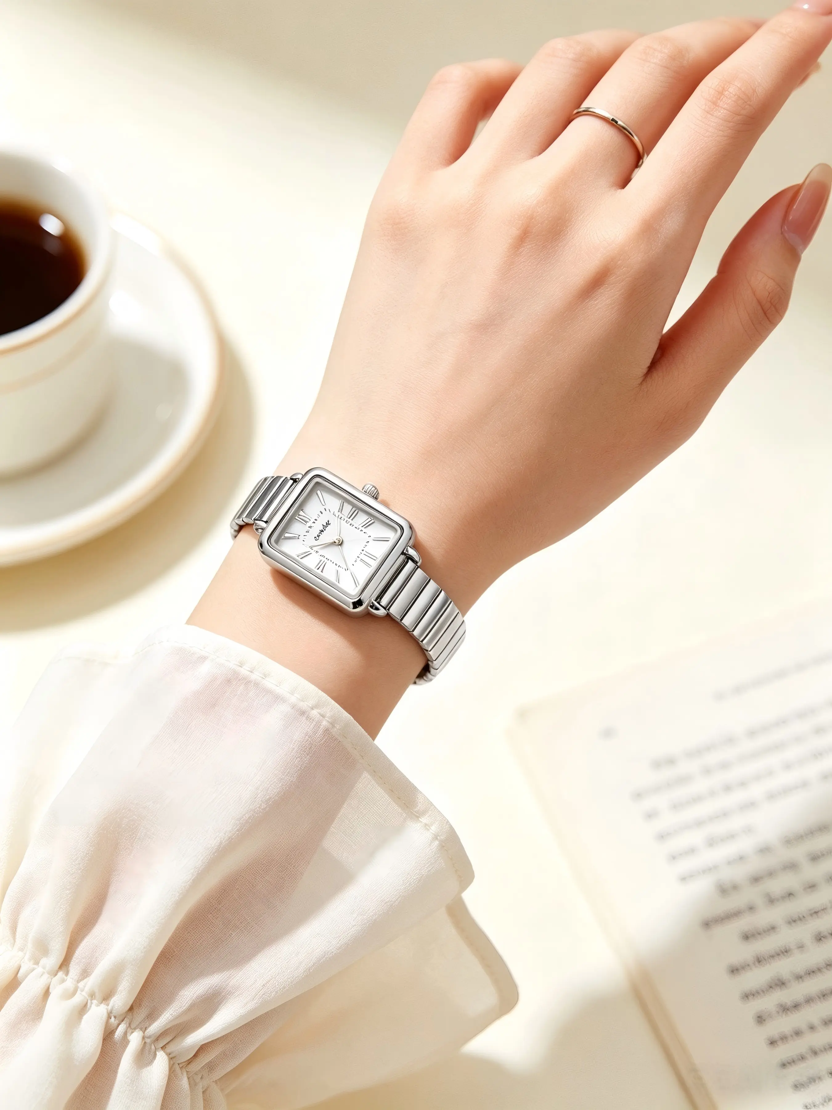 Women's Vintage Watch, Square Dial, Quartz Movement, Retro Design, Casual Style, Perfect for Travel and Daily Wear, Ideal Gift for Her