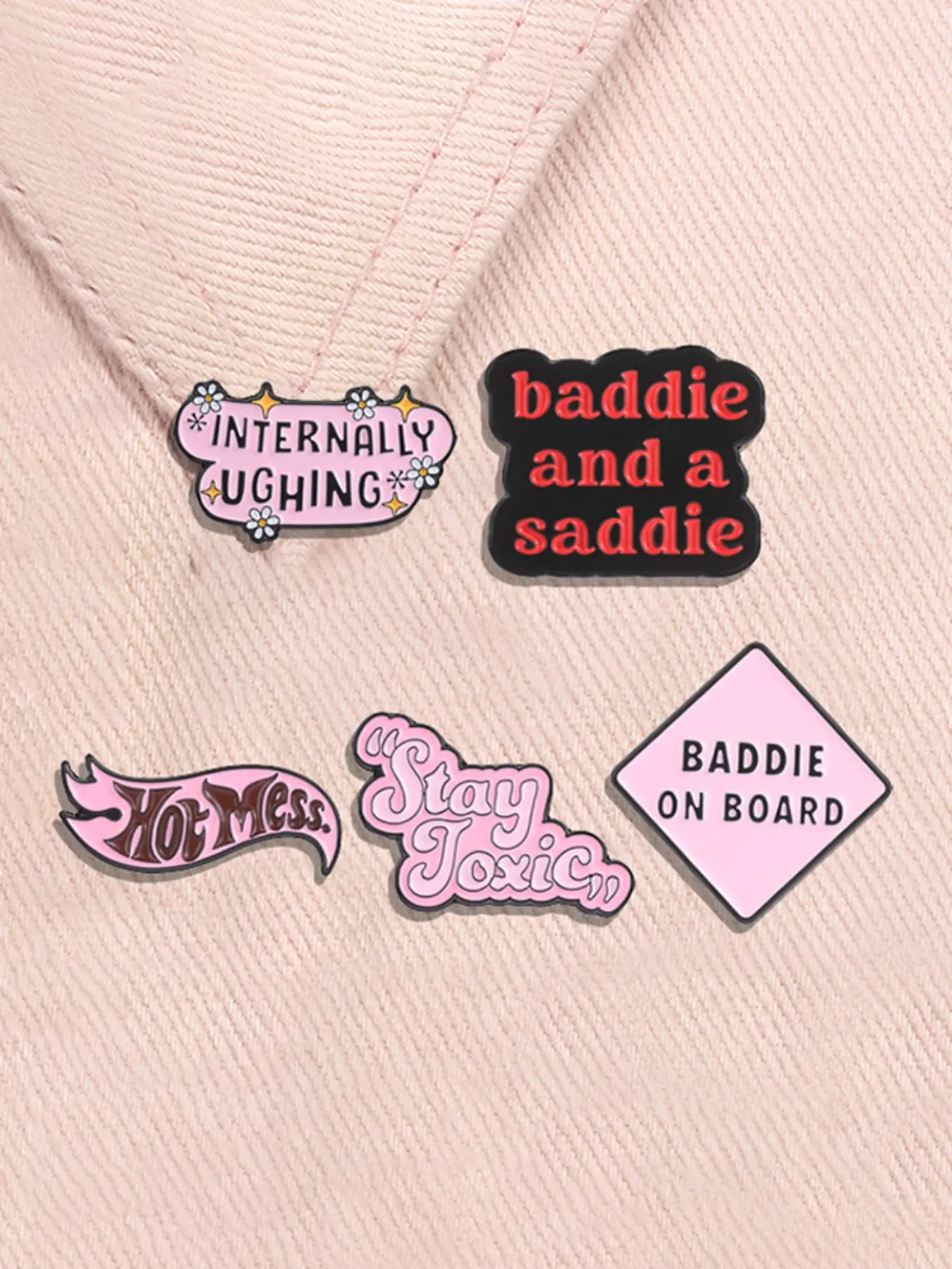 5-Piece set Funny Quotes Enamel Pins Hot Mess Internally Ughing Baddie And A Saddie Y2K Slogan Alloy Brooches Lapel Backpack Clothing Decor Badge Fashion Jewelry Accessories Gifts for Friends
