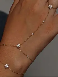 Delicate flower-shaped bracelet inlaid with rhinestones, featuring a multi-layer design, a fashionable accessory for girls, perfect for daily wear, dating looks, and a unique versatile style.