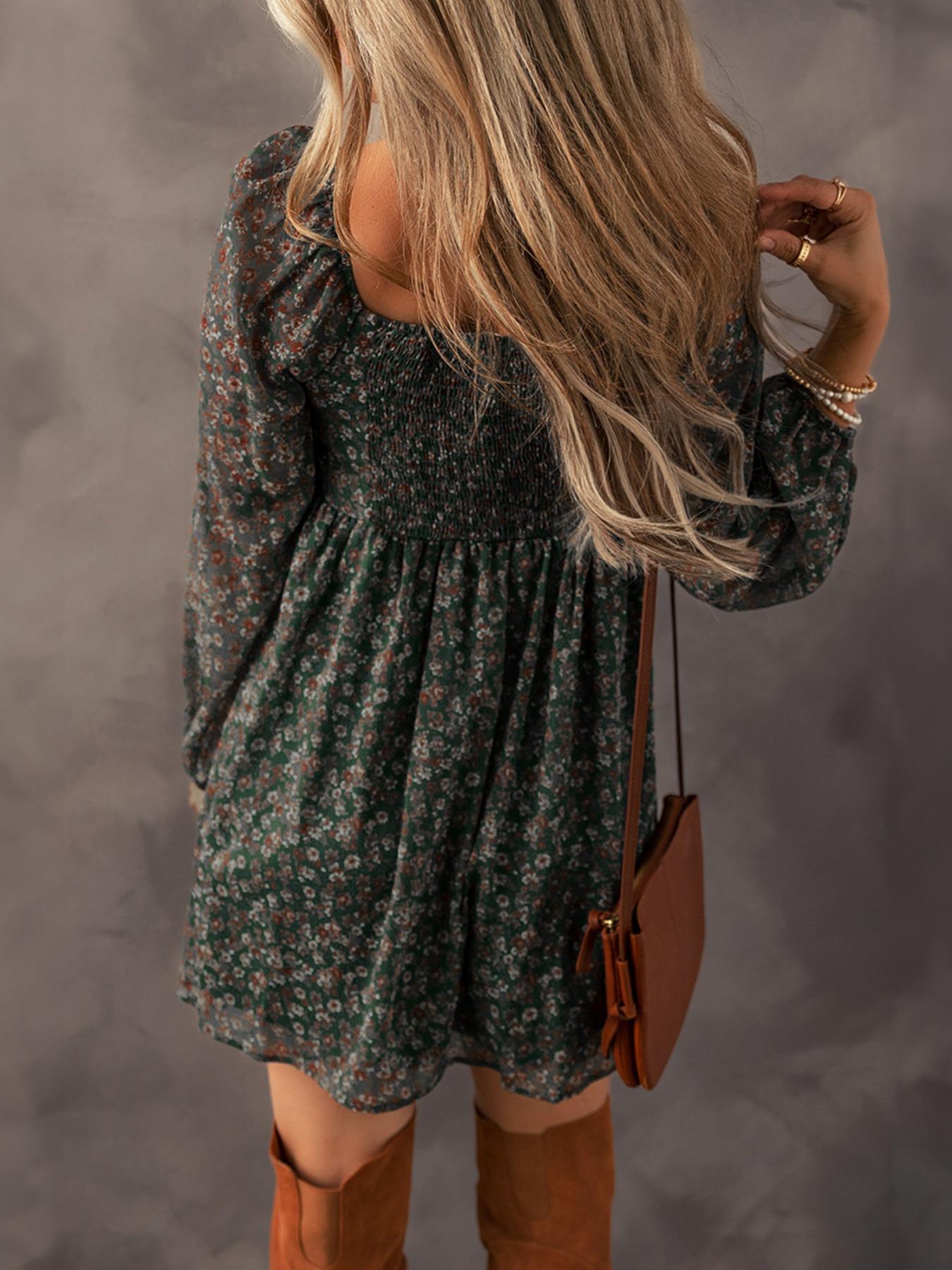 Women's Ditsy Floral Print Sweetheart Neck Shirred Back Dress, Boho Fashion Casual Puff Sleeve Dress for Daily Holiday Vacation Wear, Ladies Dress for All Seasons