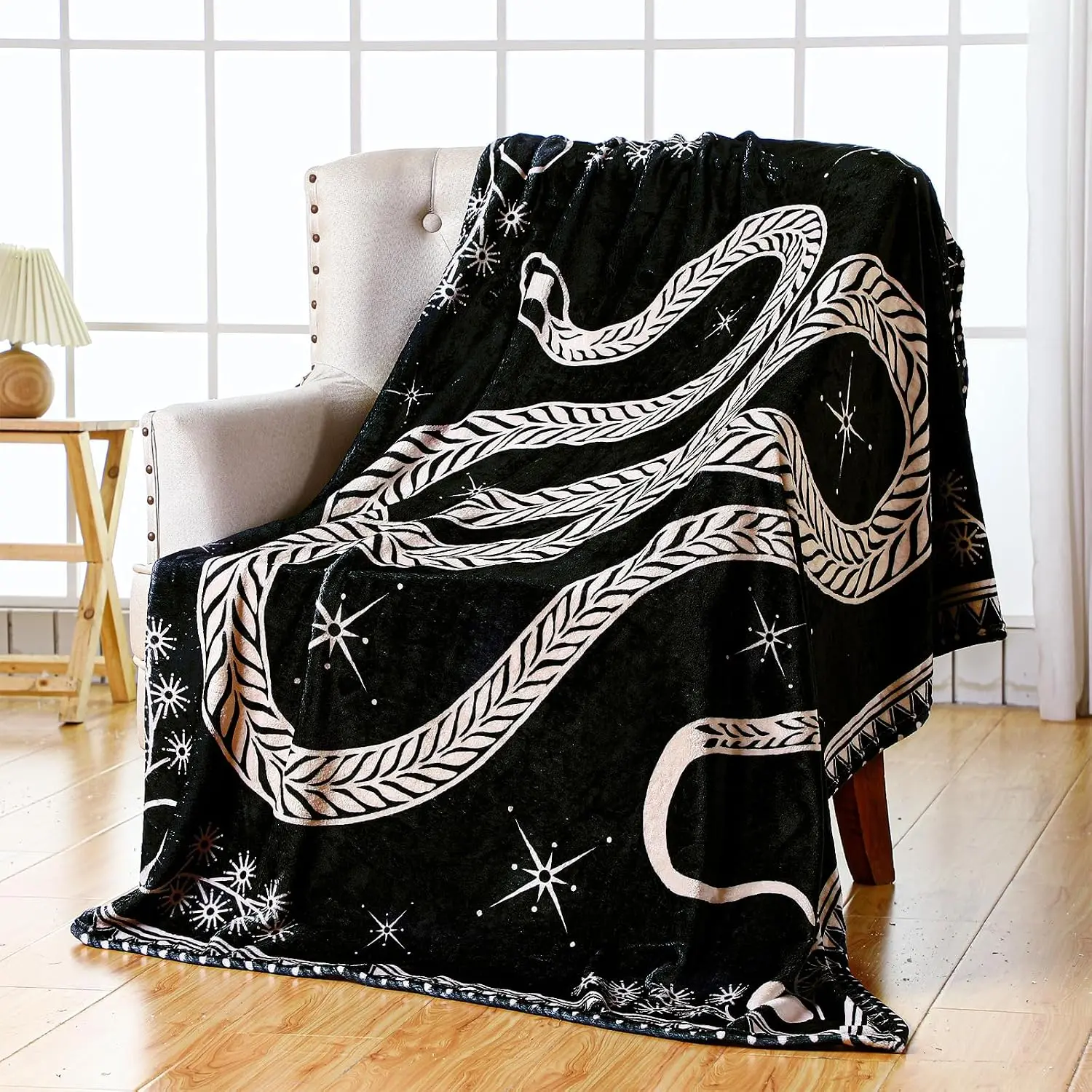 Snake Throw Blanket Gothic   Boho Witchy Occult Black Flannel Tapestry Blanket Soft Warm Lightweight Goth Birthday Room Decor for Couch Bed Sofa  to School  50" x 60"