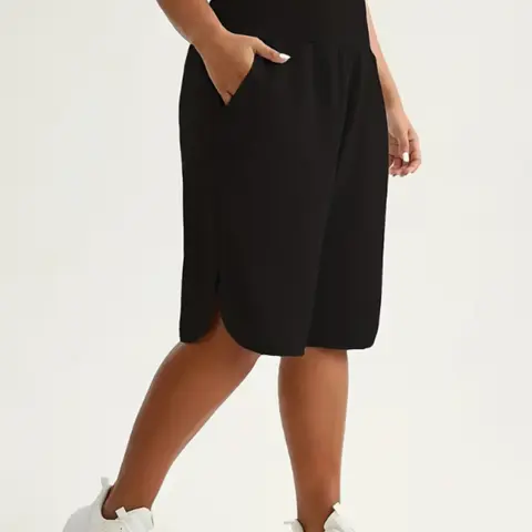 Plus Size Women's High Waist Loose Bermuda Shorts, Minimalist Loose Shorts, Split Hem Knee-Length Shorts with Pockets, Elastic Waist Summer Casual Bottoms