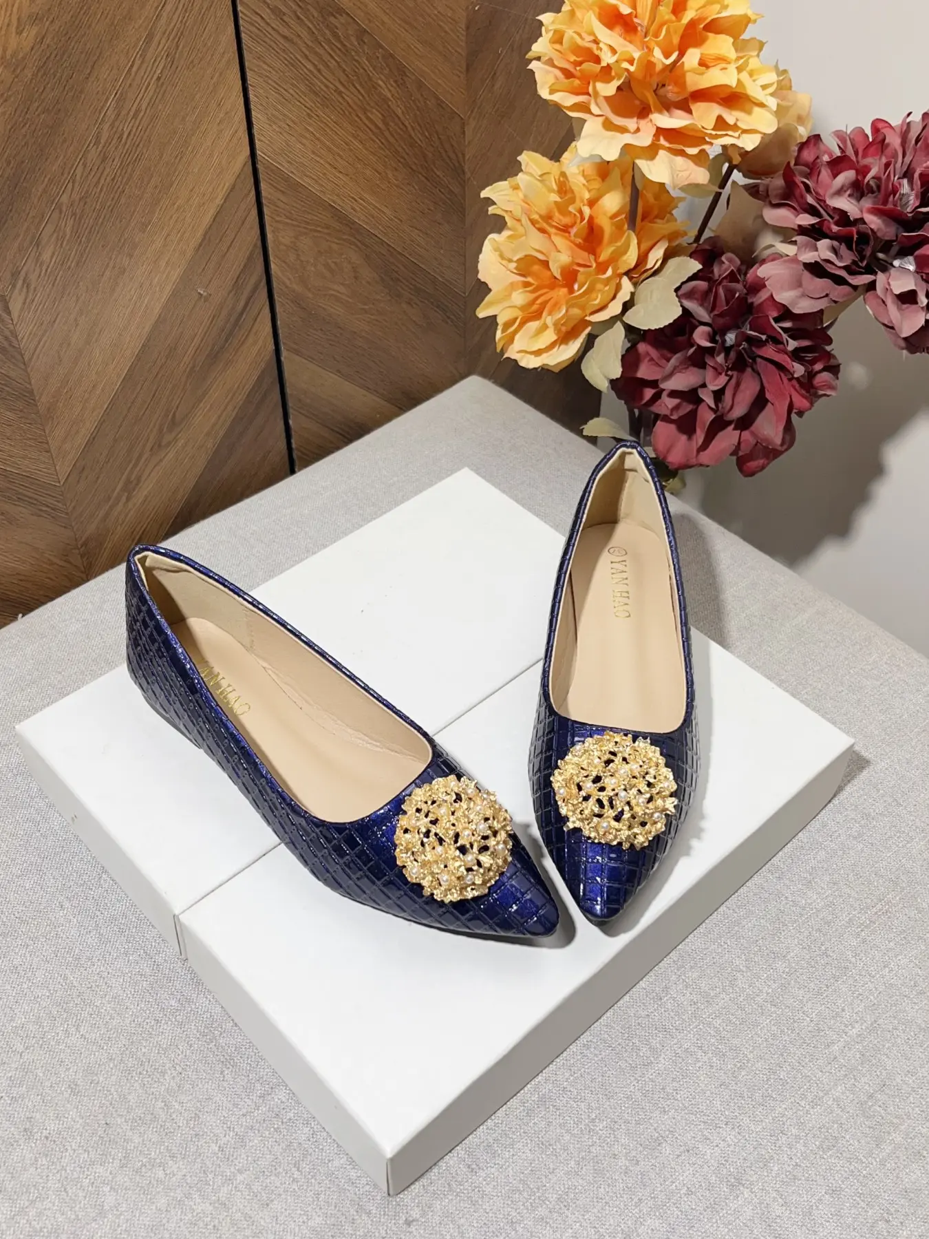 Women's Blue Glossy Crocodile Texture Pointed Toe Shoes, Rhinestone Floral Decor, Comfortable Flat Dress Shoes
