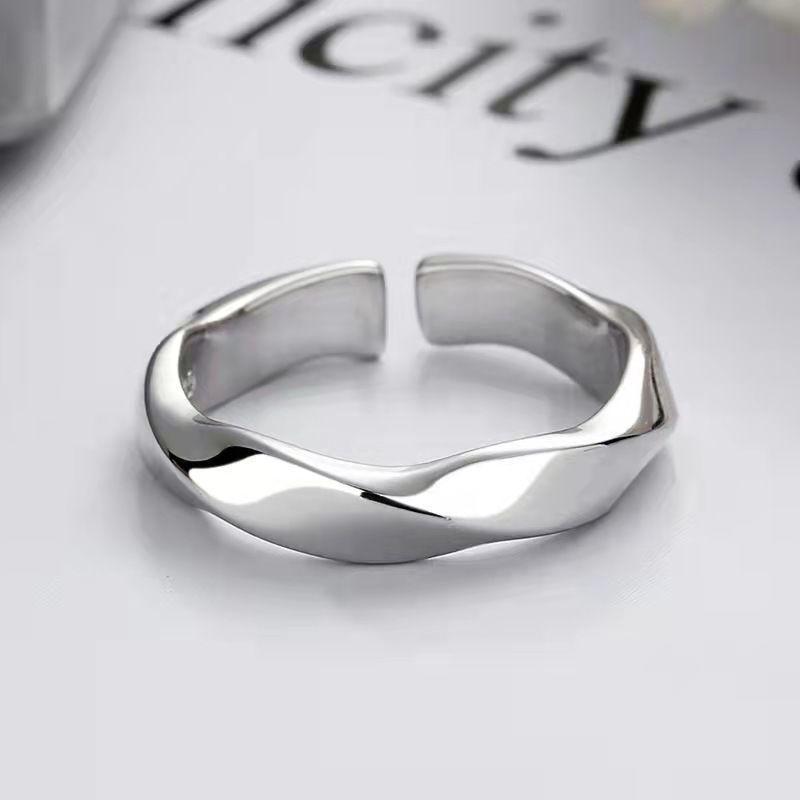 Gift Mobius ring ring ring niche design senior couple model men and women a pair of 520 Valentine's Day gifts