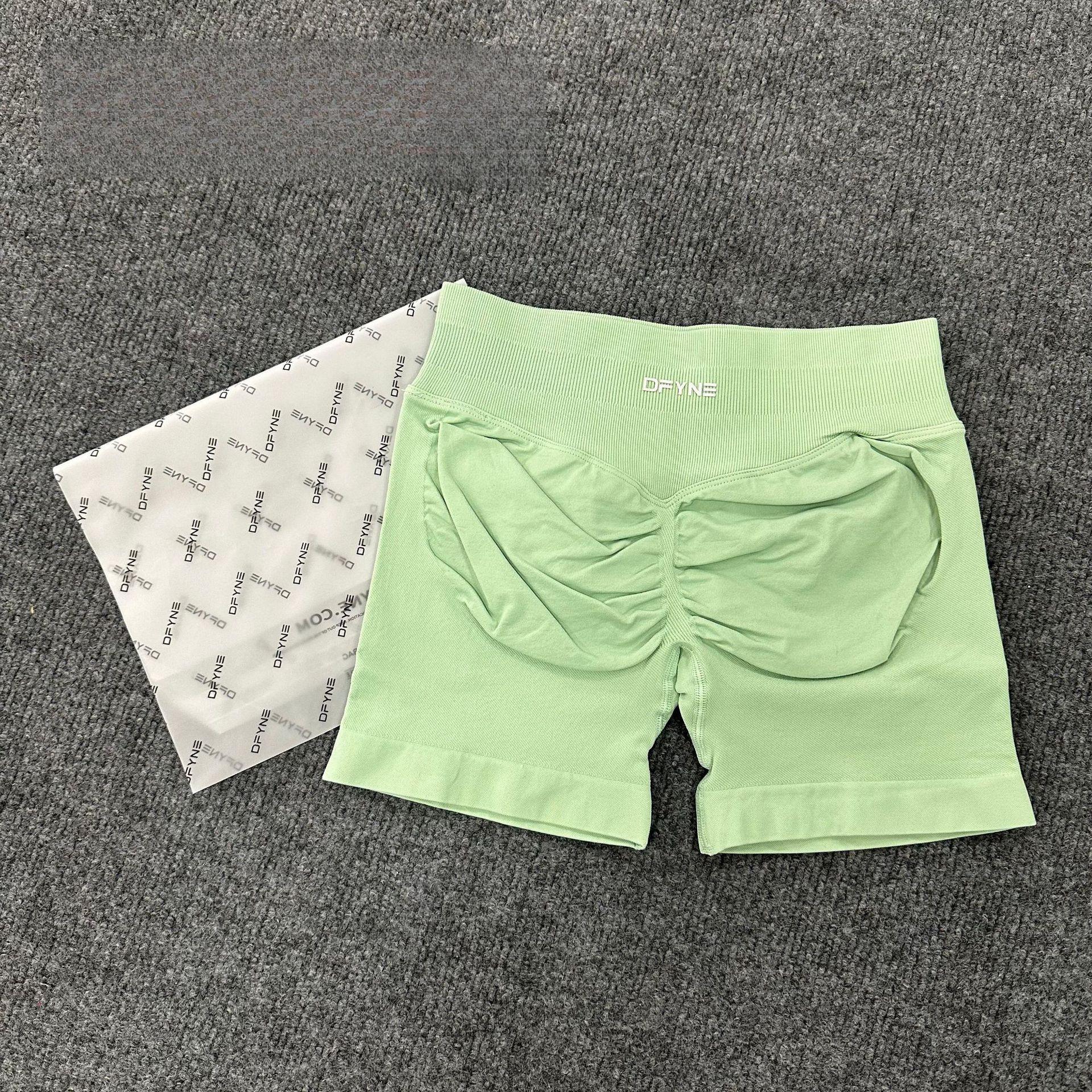 DFYNE's best-selling three-section high-waisted shorts with hip-lifting design, perfect for running, fitness, and yoga. They flatter the tummy, lift the hips, and make legs appear longer – a must-have for spring and summer.