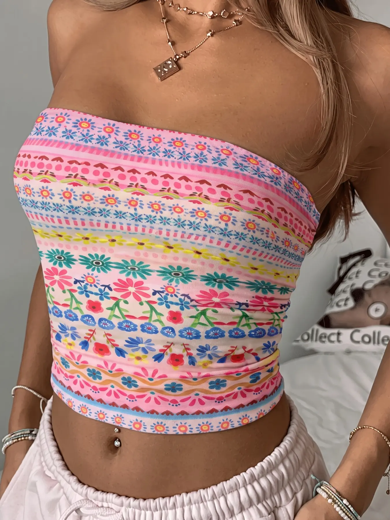 Women's Colorful Ditsy Floral Print Strapless Tube Top, Slim Fitted Cropped Bandeau, Soft Slightly Stretchy Fabric, Boho Casual Outfit For Daily Wear, Beach Vacation, Dating And Shopping