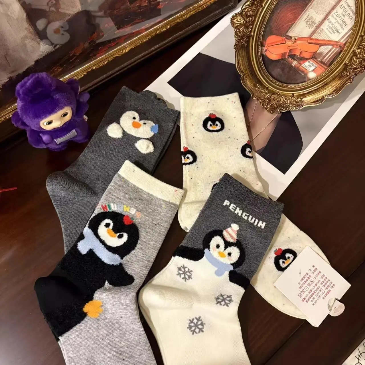 Dongdaemun Style Women Mid‑Calf Socks, 3D Flocked Cute Cartoon Penguin Heel Design, Trendy Internet‑Famous Socks Perfect for Birkenstock Shoes Matching, Fashion Casual Daily Socks