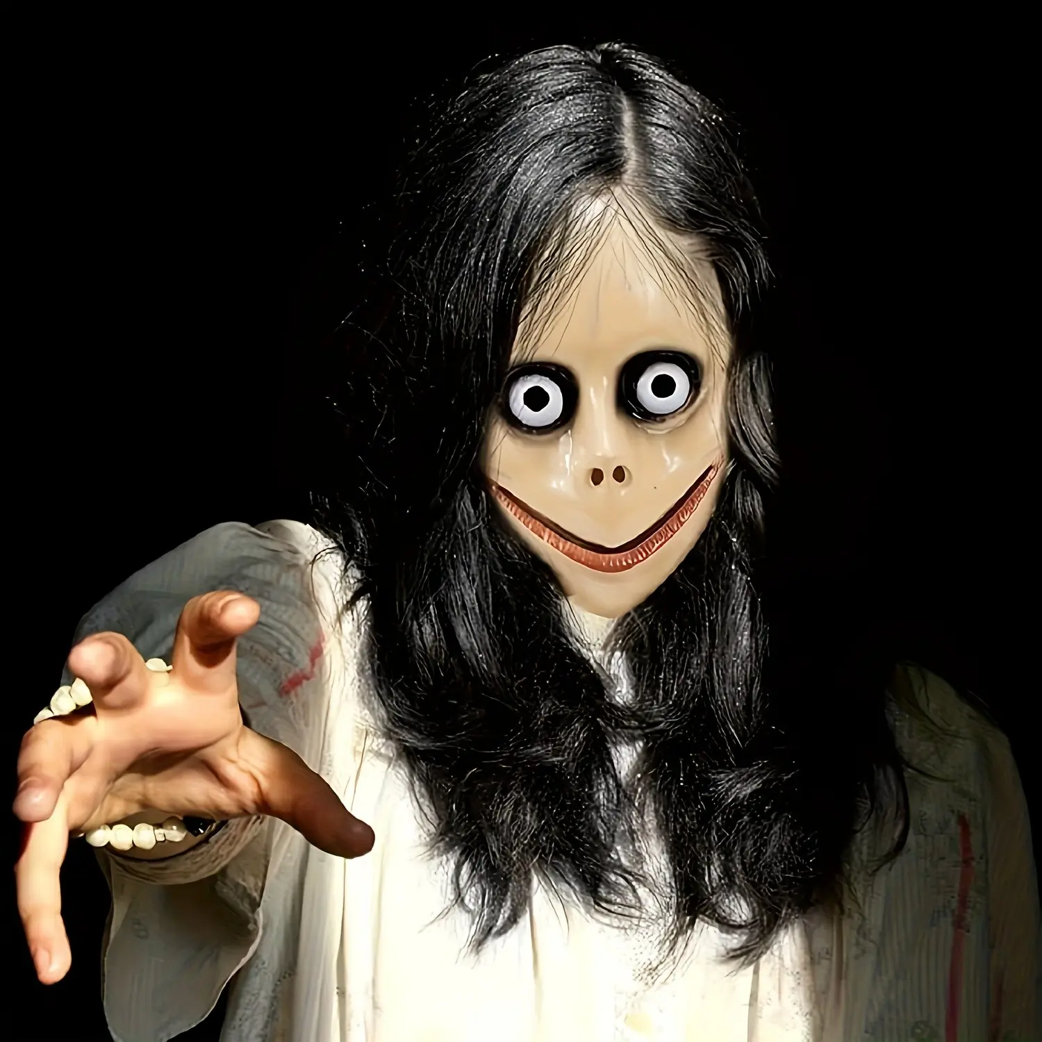 Classic Momo Mask with Smiling Face and Long Hair Design, Essential for Halloween Parties and Role-Playing, Quickly Creates Atmosphere