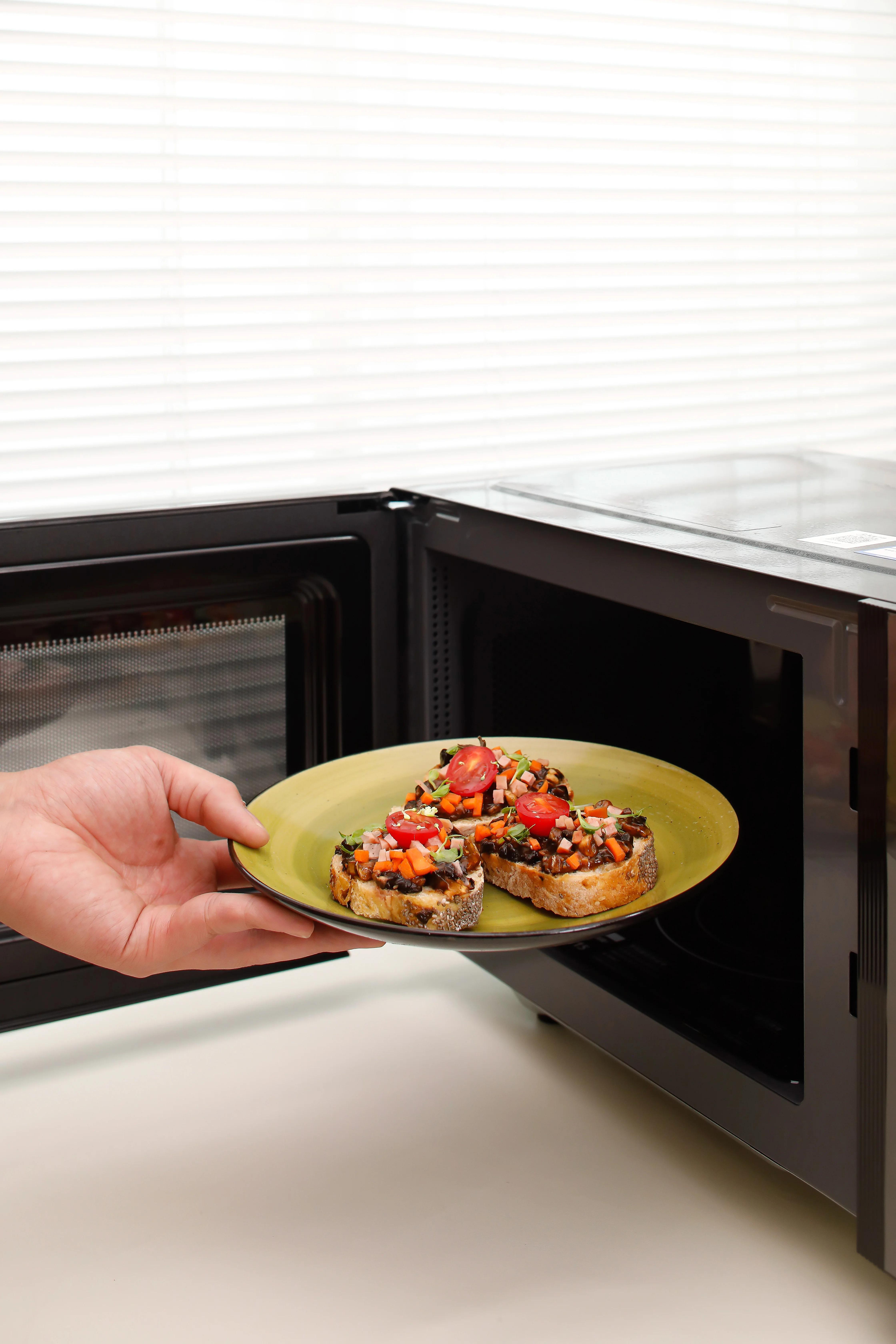 Handpainted Sonoma Green 16pc Ceramic Dish of Plate High-End Luxury Kitchen Bowls With Coffee Mug Premium Dinnerware Sets for 4