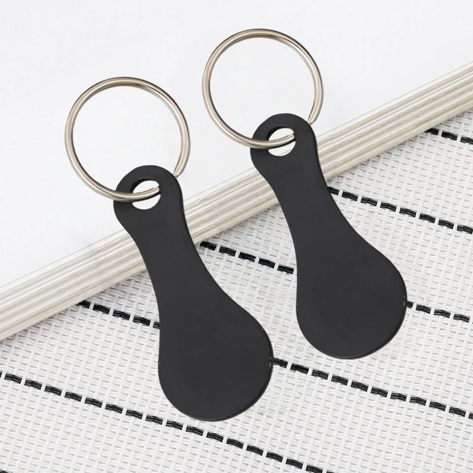 Metal Shopping Cart Token Keychain Set, Decorative Grocery Hanging Ornament for Men & Women, Perfect Halloween Christmas Gift Idea
